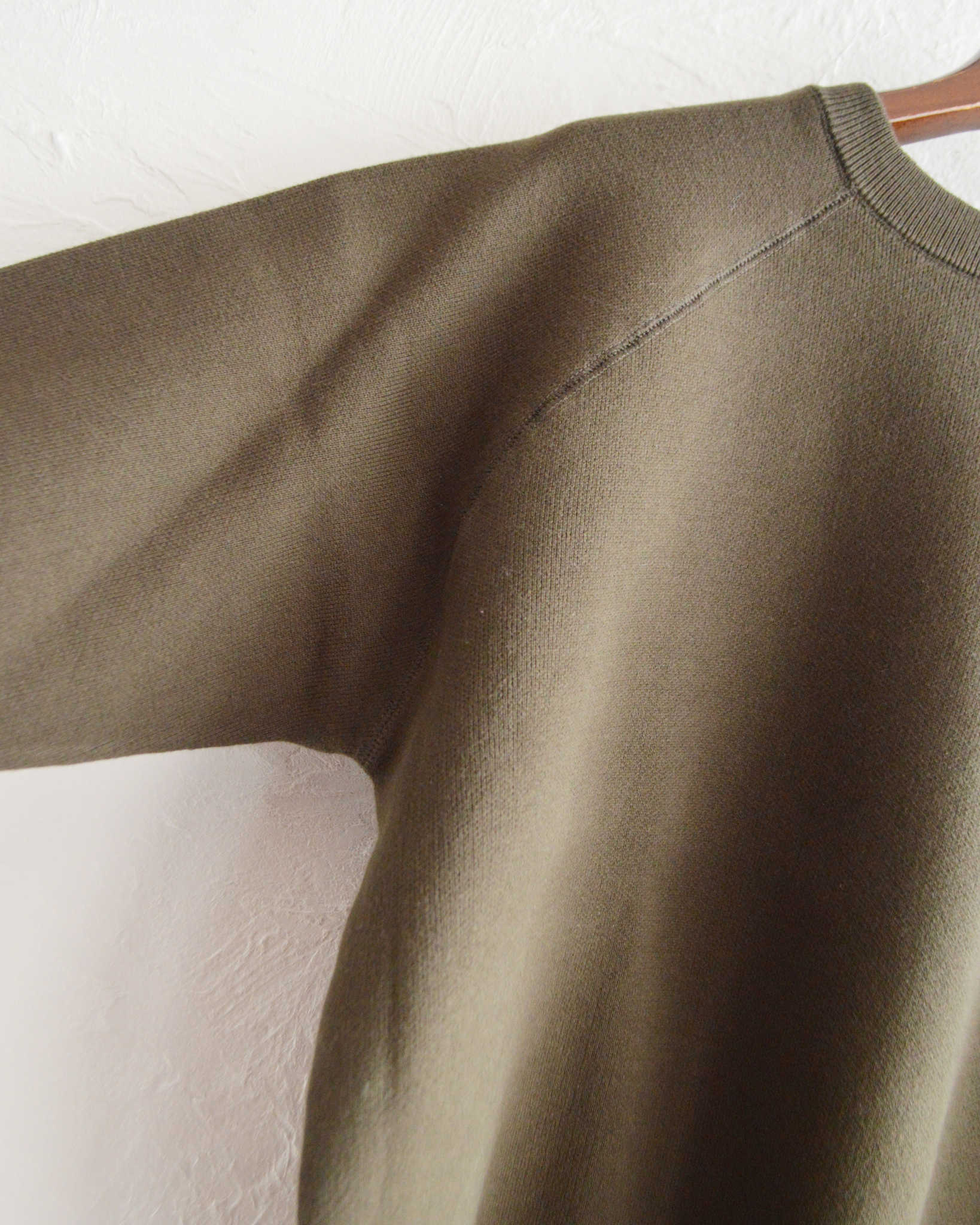 Nasngwam. ナスングワム / ACTUALLY CREW アクチュアリークルー (DARK OLIVE ダークオリーブ)