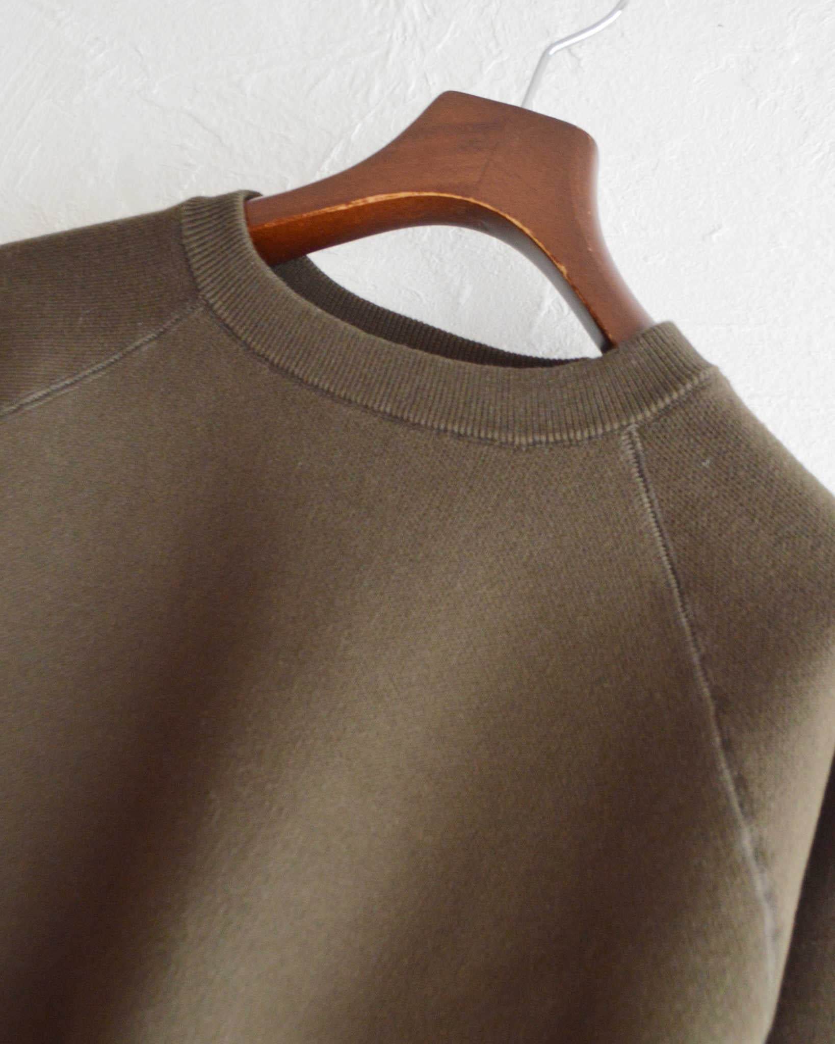 Nasngwam. ナスングワム / ACTUALLY CREW アクチュアリークルー (DARK OLIVE ダークオリーブ)