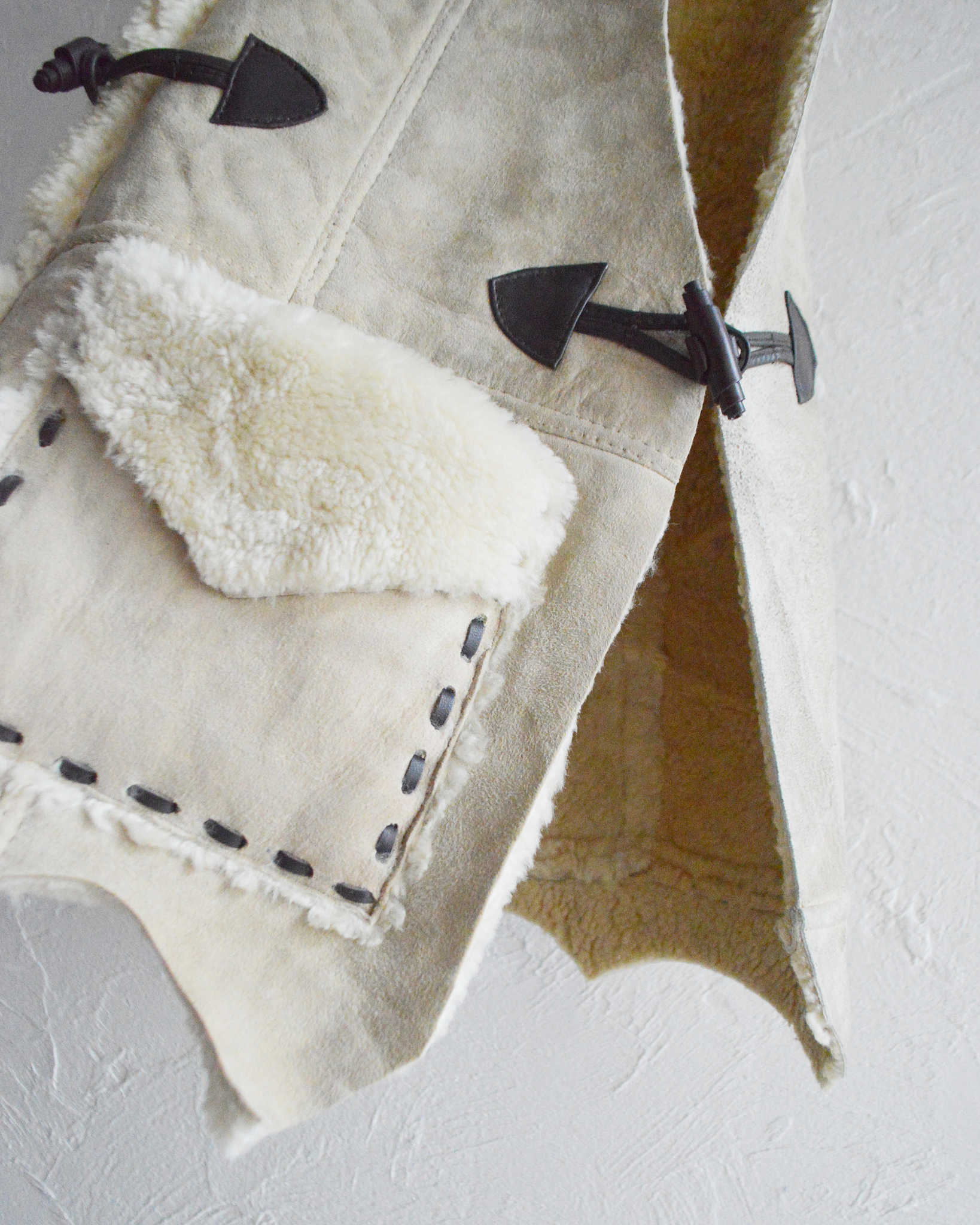 Nasngwam. ナスングワム / IGLLO MOUTON VEST イグルームートンベスト Msize (CAMEL キャメル)