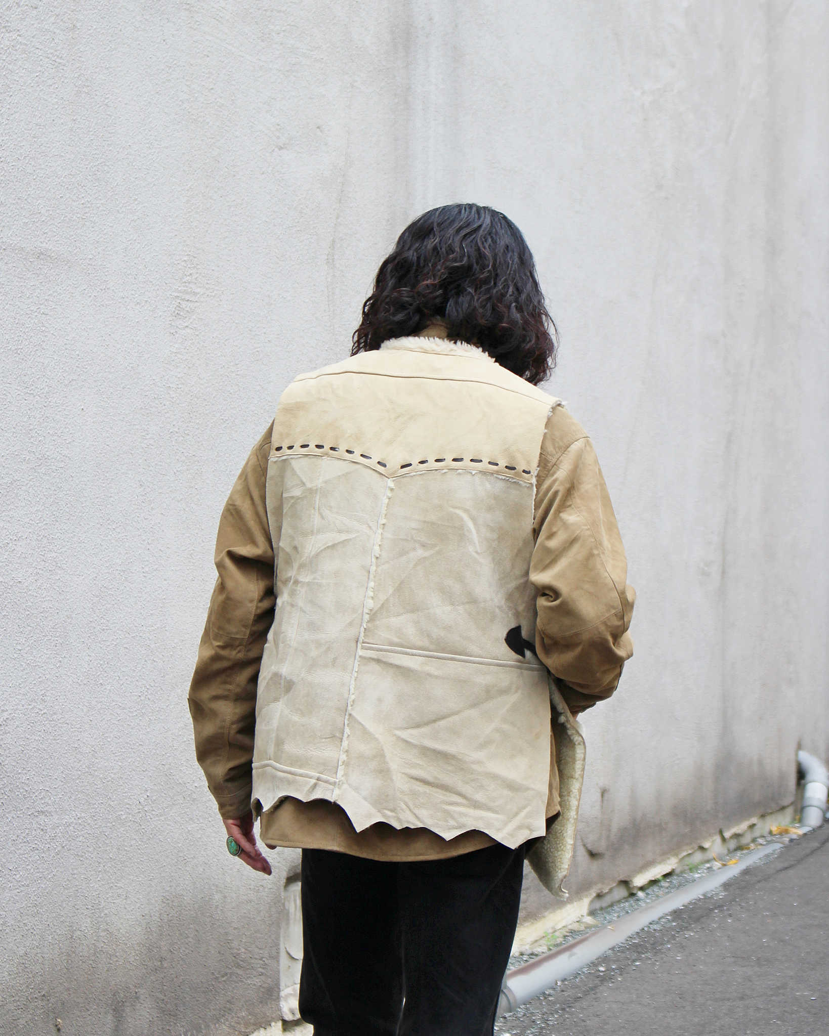 Nasngwam. ナスングワム / IGLLO MOUTON VEST イグルームートンベスト Msize (CAMEL キャメル)