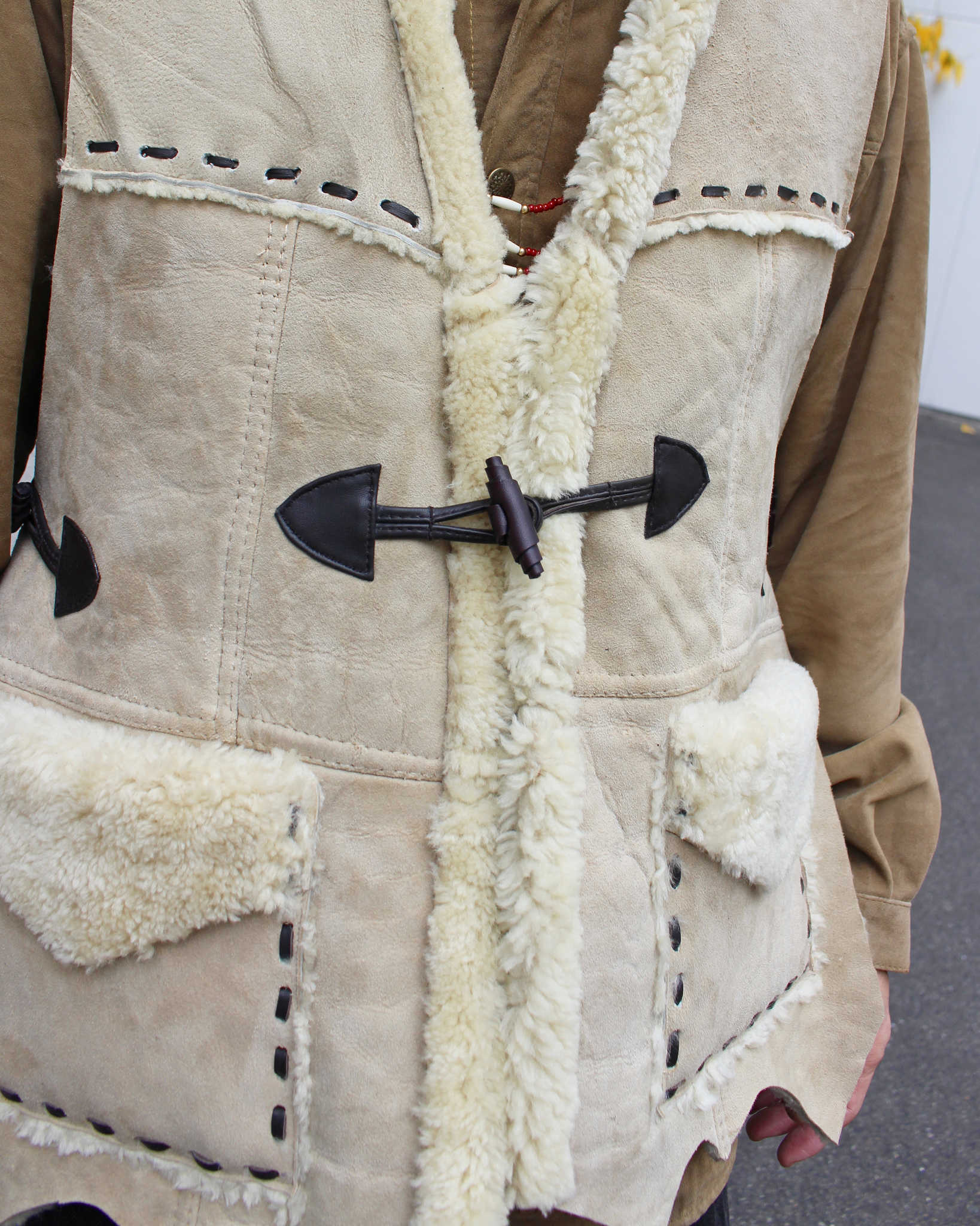 Nasngwam. ナスングワム / IGLLO MOUTON VEST イグルームートンベスト Msize (CAMEL キャメル)