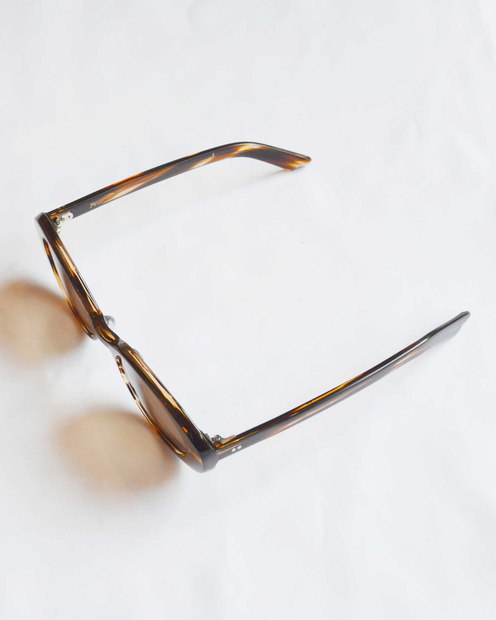 few フュー / F29 エフトゥエンティーナイン (brown sasa ブラウンササ)