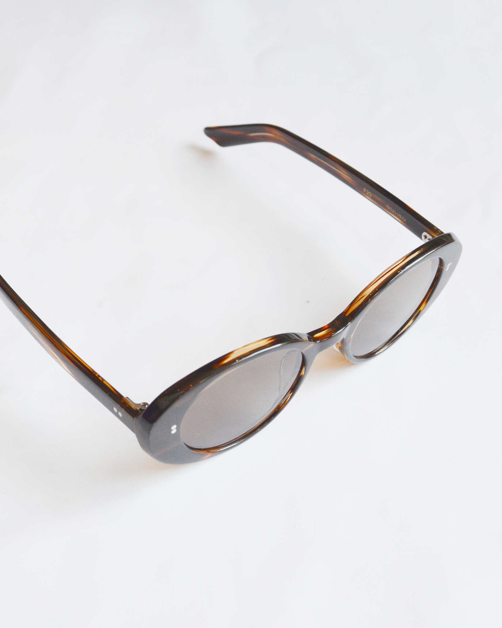 few フュー / F29 エフトゥエンティーナイン (brown sasa ブラウンササ)