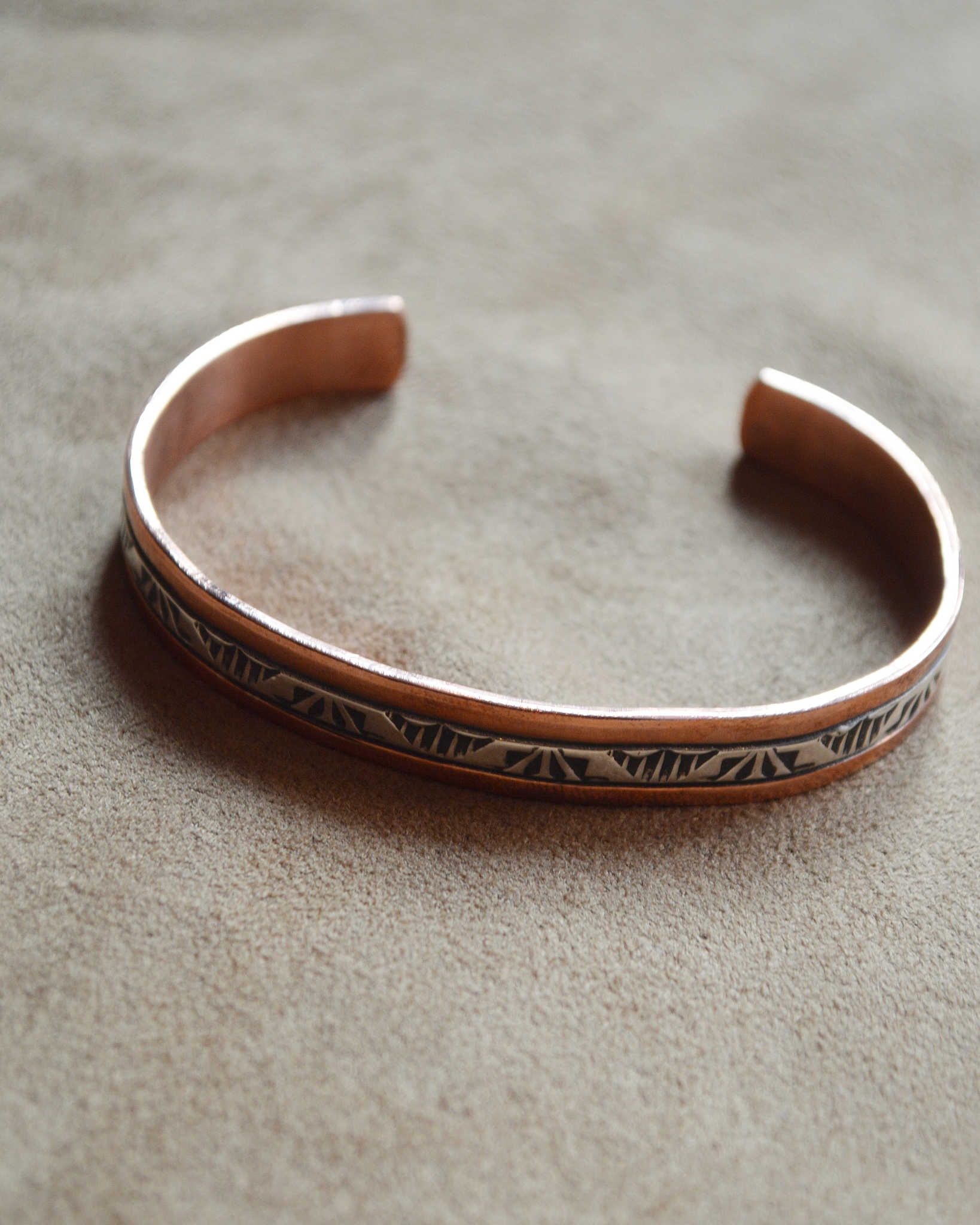 Indian jewelry インディアンジュエリー / Navajo BANGLE ナバホバングル (Wylie Secatero ワイルセカテロ)
