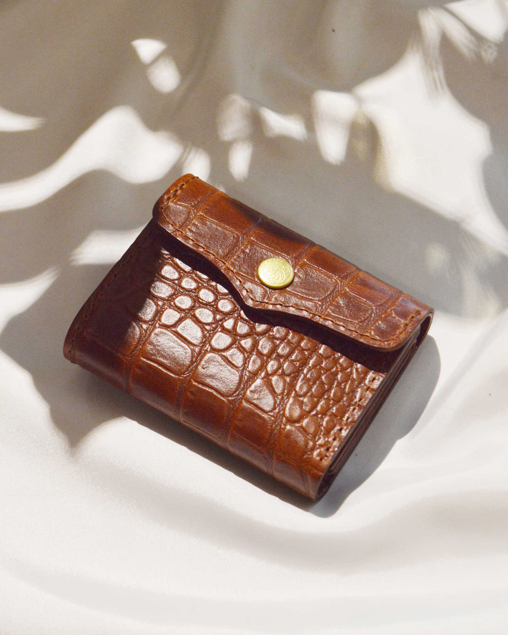 saranam サラナン / 三つ折りサイフ (BROWN ブラウン)