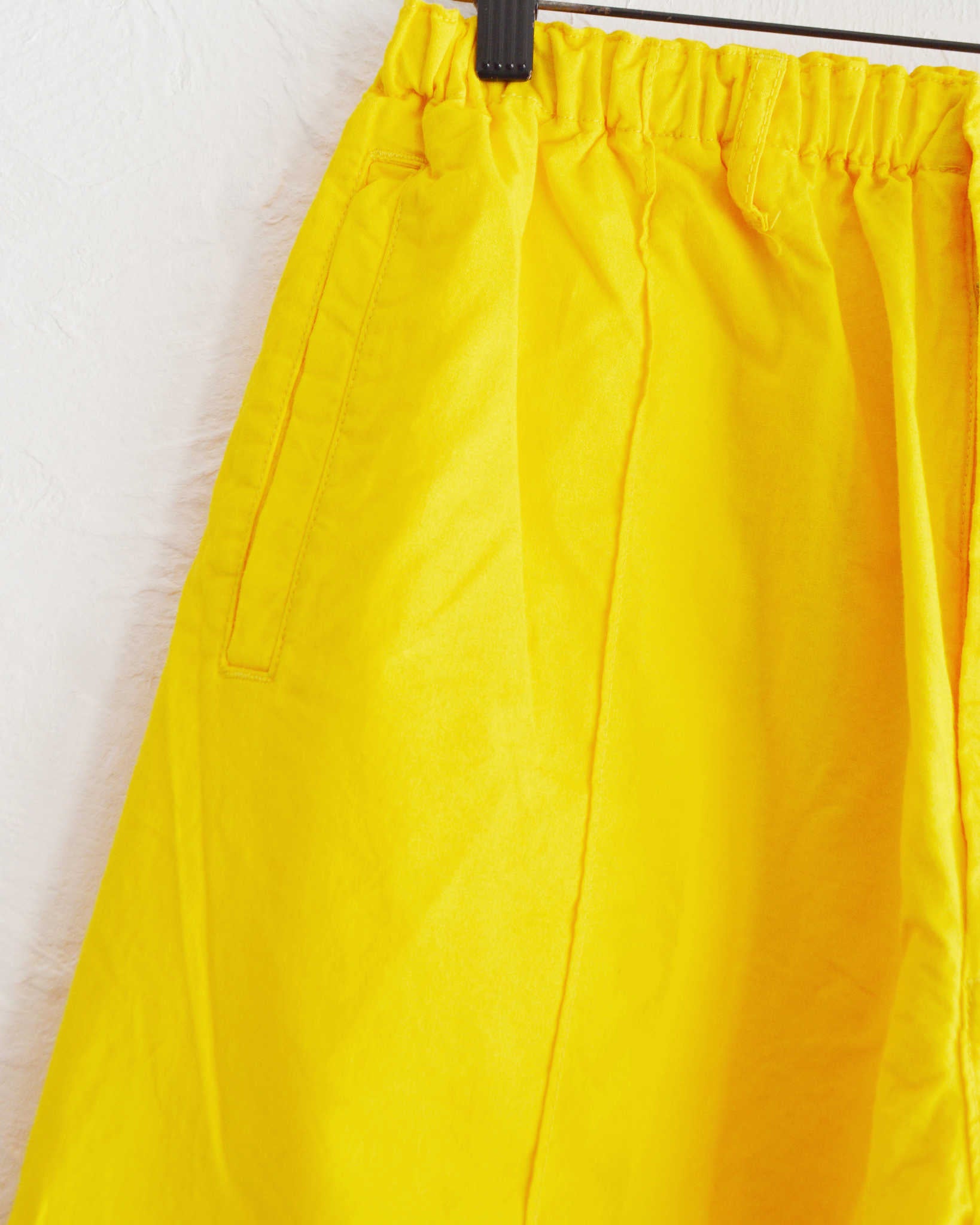 NECESSARY or UNNECESSARY ネセサリーオアアンネセサリー N.O.UN ナウン / PIN TUCK PANTS ピンタックパンツ (YELLOW イエロー)