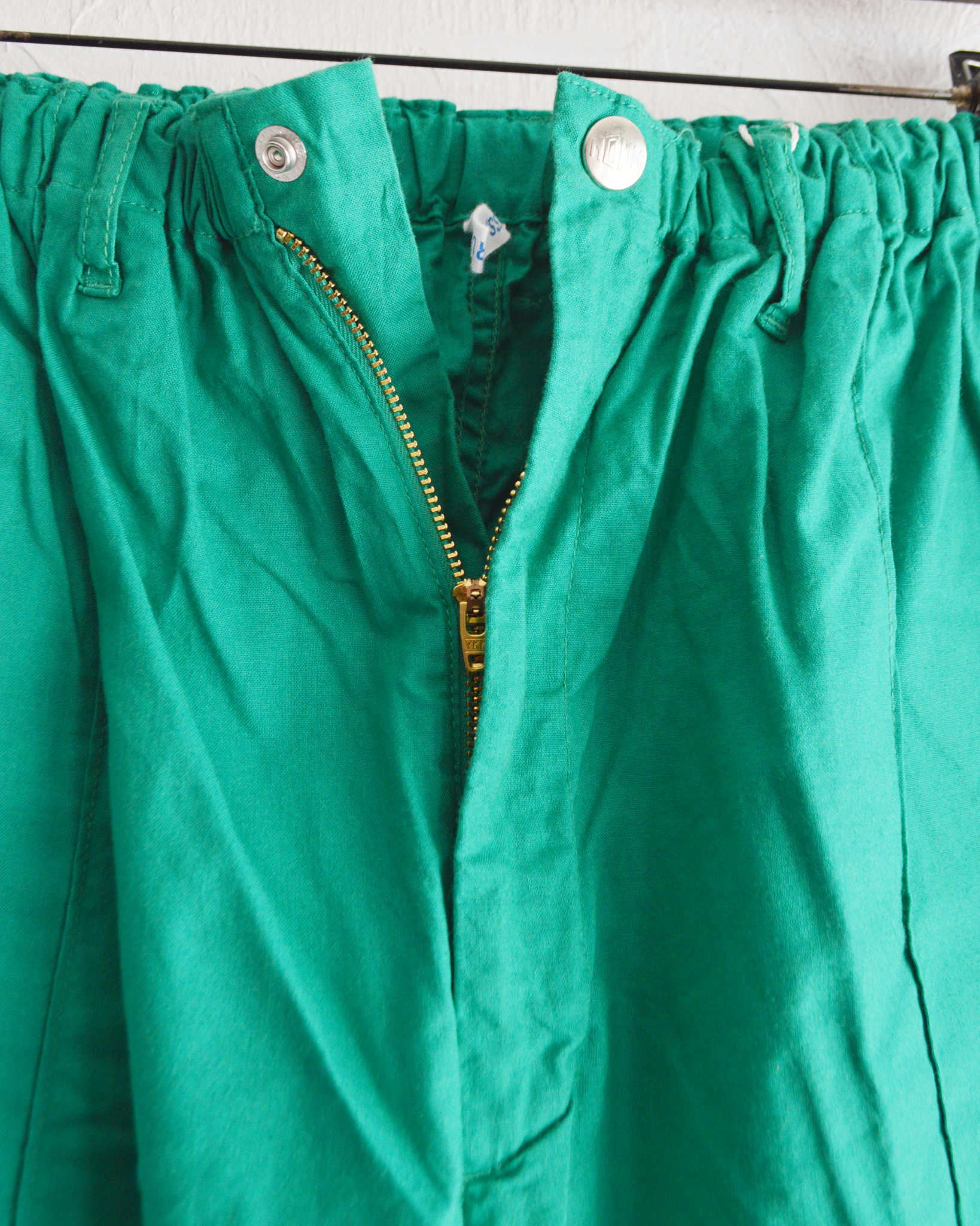NECESSARY or UNNECESSARY ネセサリーオアアンネセサリー N.O.UN ナウン / PIN TUCK PANTS ピンタックパンツ (GREEN グリーン)