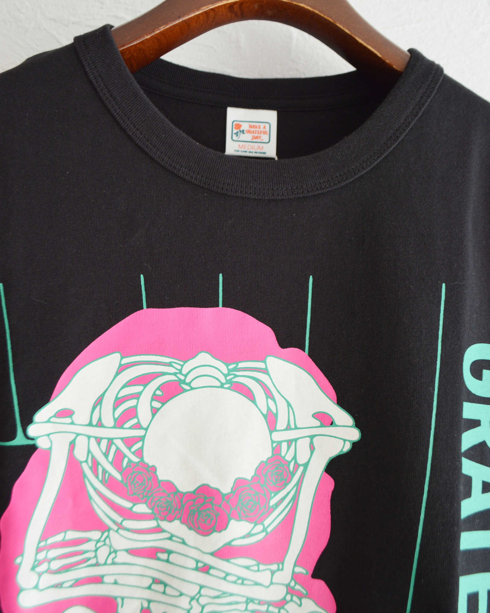HAVE A GRATEFUL DAY ハブアグレイトフルデイ / T-SHIRT -TRUE ティーシャツトゥルー (BLACK ブラック)