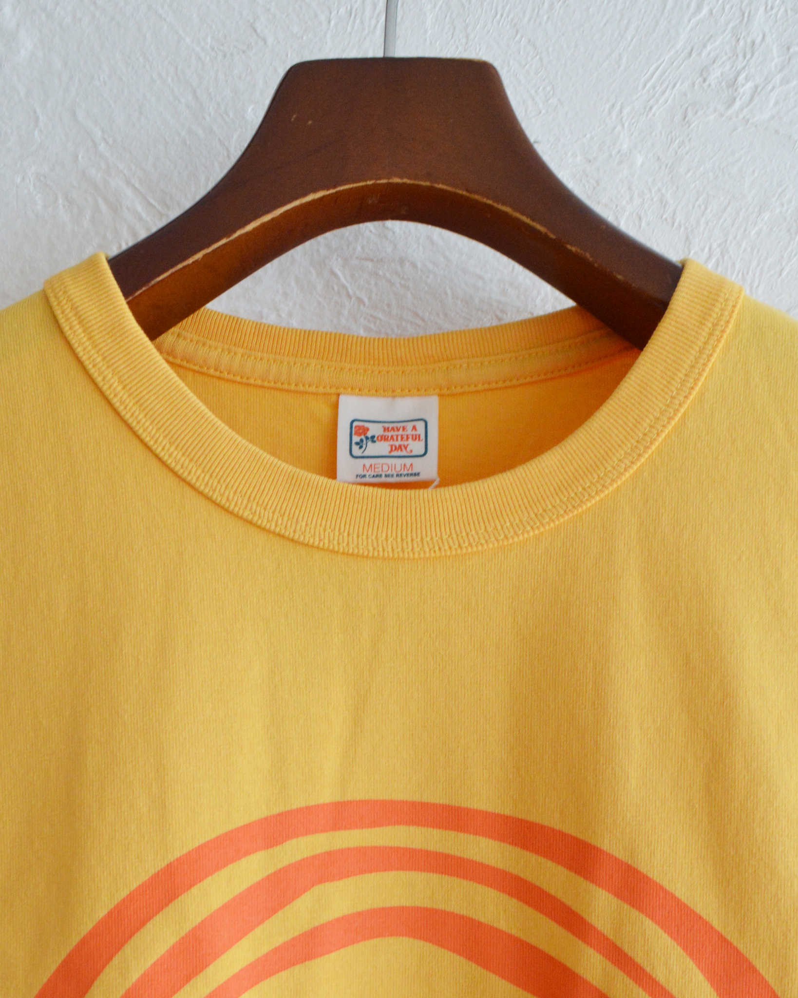 HAVE A GRATEFUL DAY ハブアグレイトフルデイ / T-SHIRT -HERE&NOW ティーシャツヒアアンドナウ (MUSTARD マスタード)