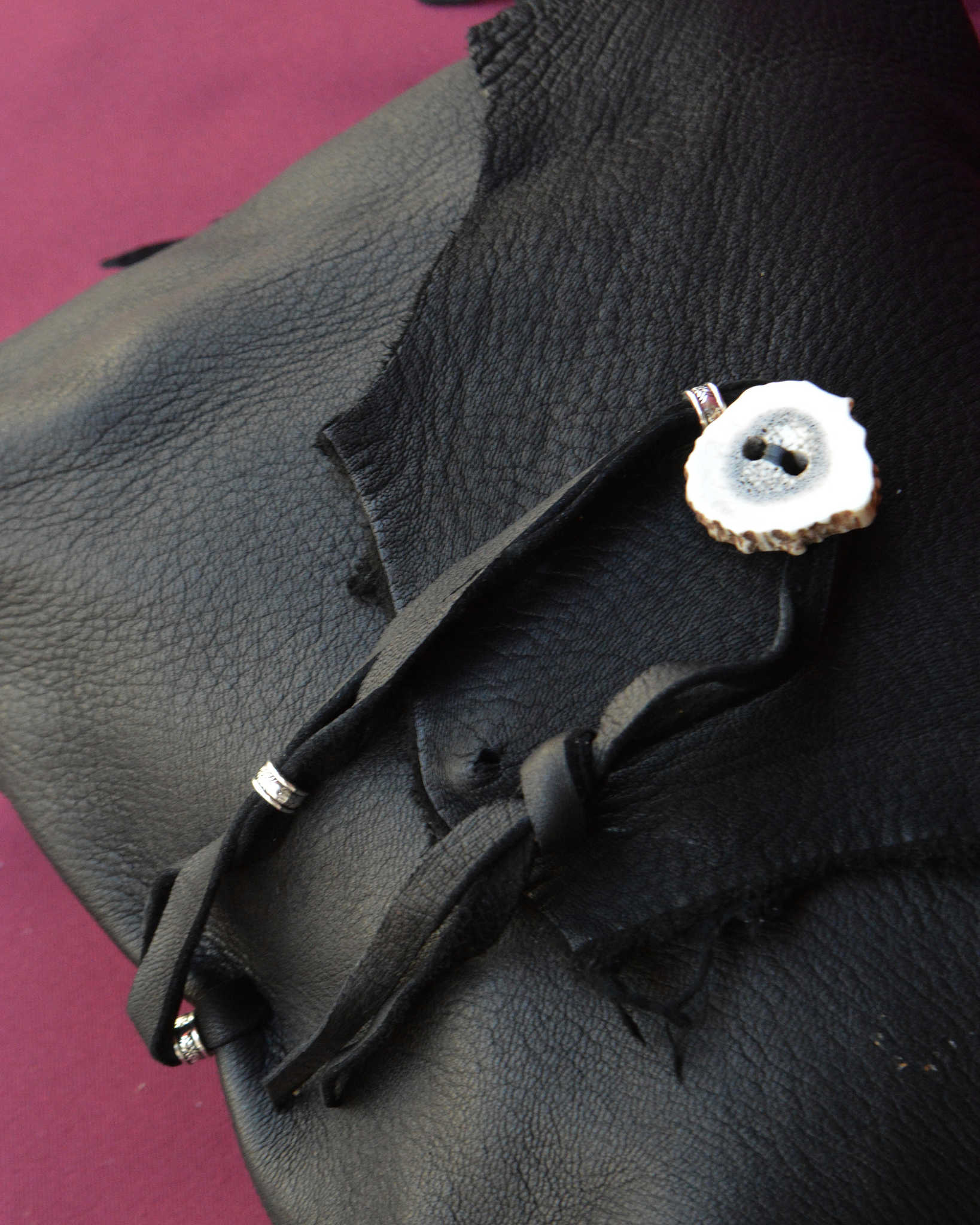 Nasngwam.×EARLYMORNINGS ナスングワム アーリーモーニング / DEERSKIN MESSENGER BAG ディアスキンメッセンジャーバッグ (BLACK ブラック)