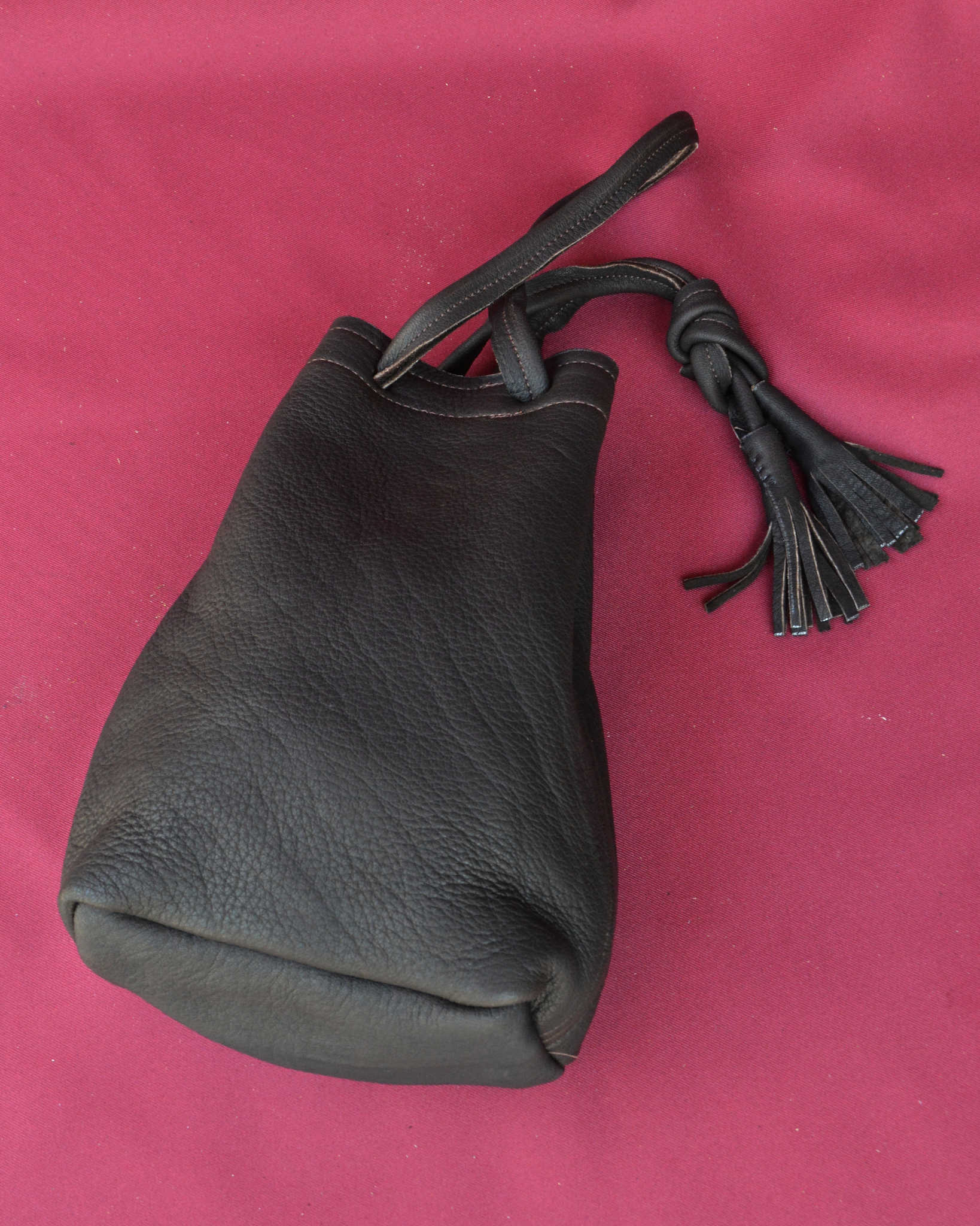 Nasngwam.×EARLYMORNINGS ナスングワム アーリーモーニング / DEERSKIN WHISKY BAG ディアスキンウイスキーバッグ (CHOCOLATE チョコレート)
