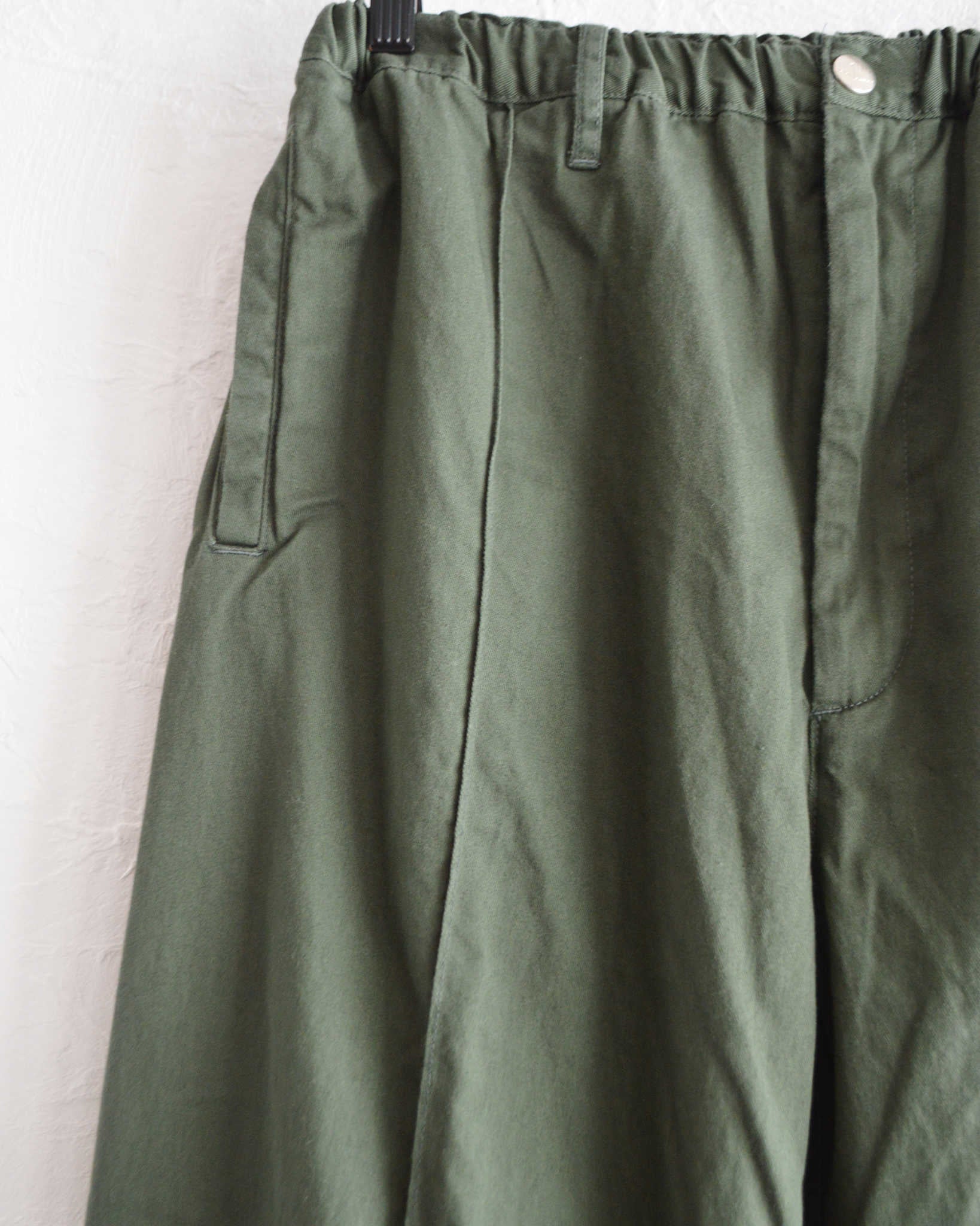 NECESSARY or UNNECESSARY ネセサリーオアアンネセサリー N.O.UN ナウン / PIN TUCK PANTS ピンタックパンツ (FOREST フォレスト)