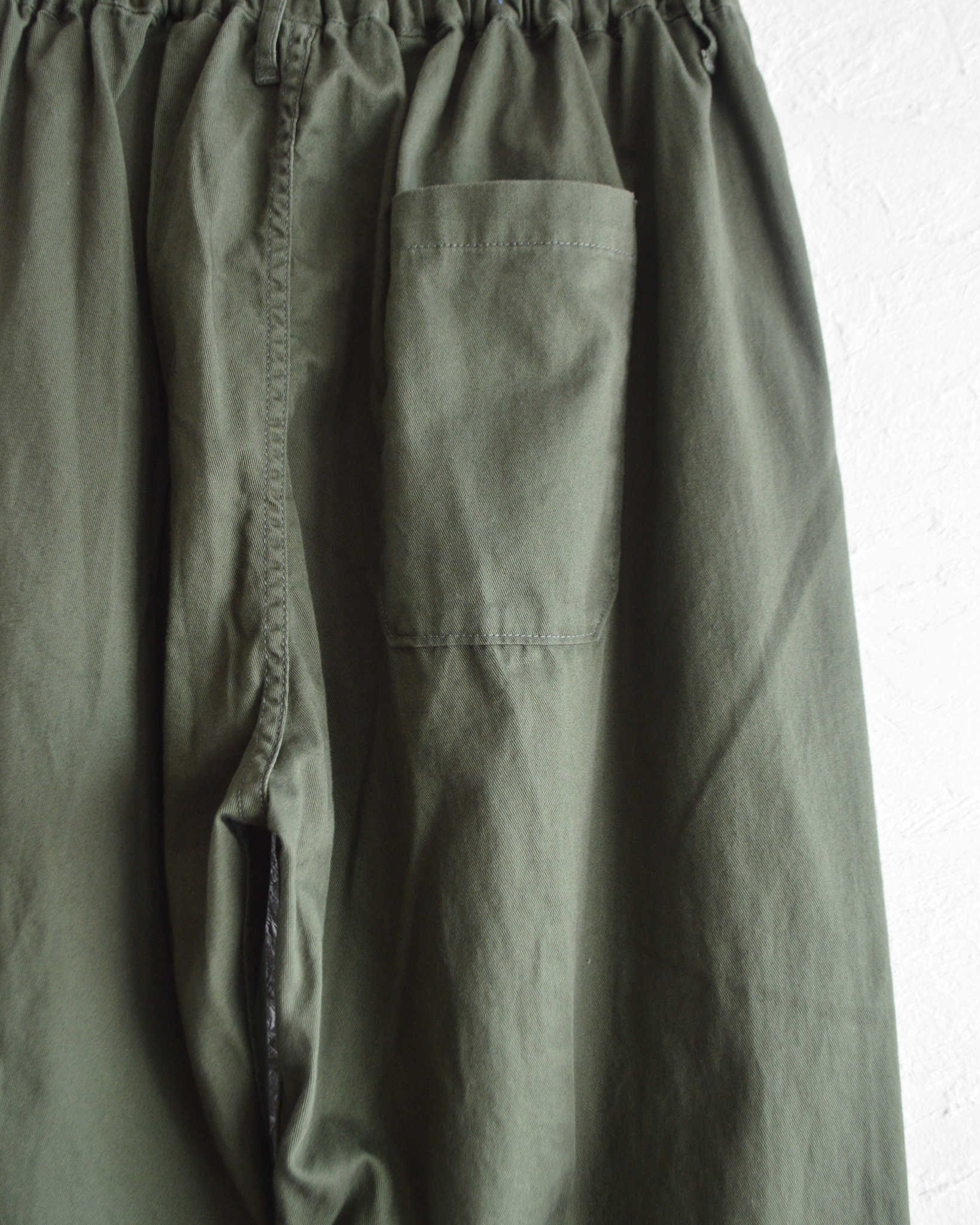 NECESSARY or UNNECESSARY ネセサリーオアアンネセサリー N.O.UN ナウン / PIN TUCK PANTS ピンタックパンツ (FOREST フォレスト)