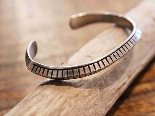 Navajo BANGLE(WYLIE SECATERO ワイル セカテロ) / indian jewelry