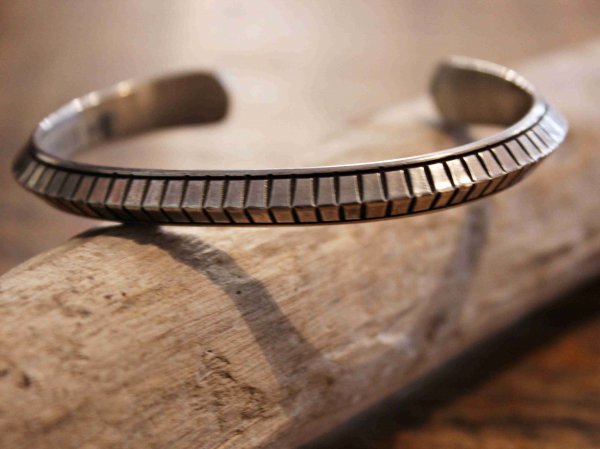 Navajo BANGLE(WYLIE SECATERO ワイル セカテロ) / indian jewelry
