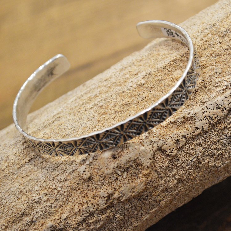 Indian jewelry インディアンジュエリー / Navajo BANGLE ナヴァホバングル (HENRY MARIANO ヘンリーマリアーノ)