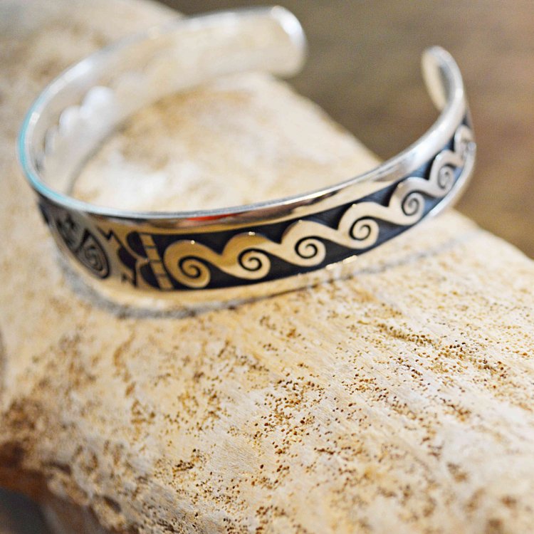 Indian jewelry インディアンジュエリー / HOPI BANGLE ホピバングル (LUCION KOINVA ルシオンコインヴァ)
