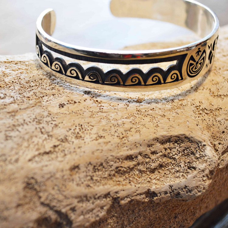 Indian jewelry インディアンジュエリー / HOPI BANGLE ホピバングル (LUCION KOINVA ルシオンコインヴァ)