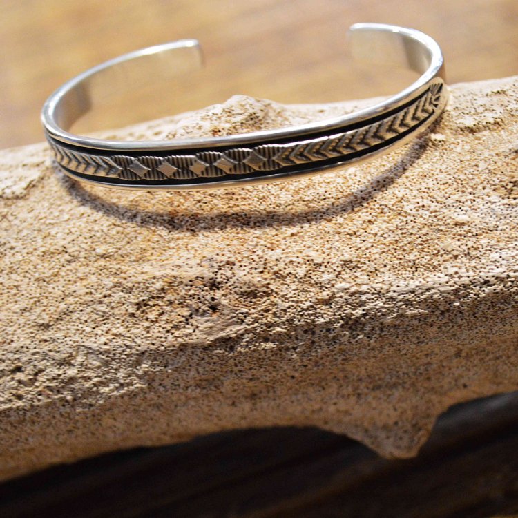 indian jewelry インディアンジュエリー / Navajo BANGLE ナヴァホバングル(BRUCE MORGAN ブルースモーガン)