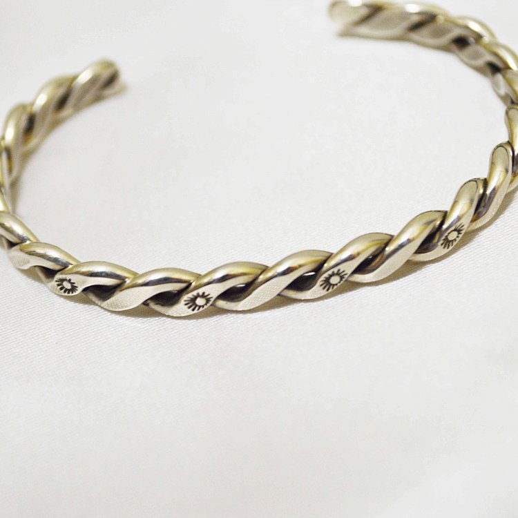 indian jewelry インディアンジュエリー / Navajo TWIST BANGLE ナヴァホツイストバングル