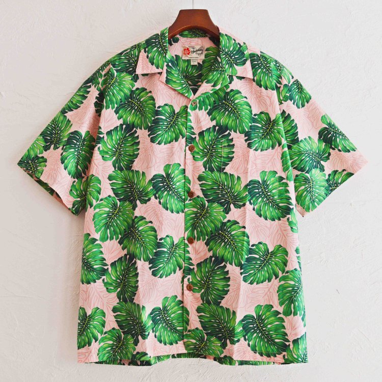 Hilo Hattie ヒロハッティ　/ Aloha shirt Monstera アロハシャツ (Coral コーラル）