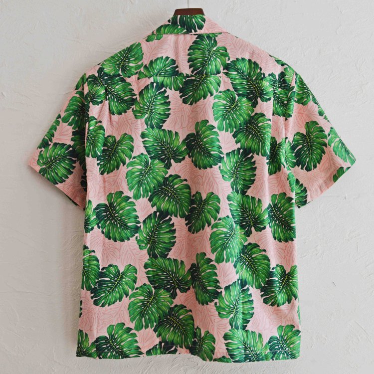 Hilo Hattie ヒロハッティ　/ Aloha shirt Monstera アロハシャツ (Coral コーラル）