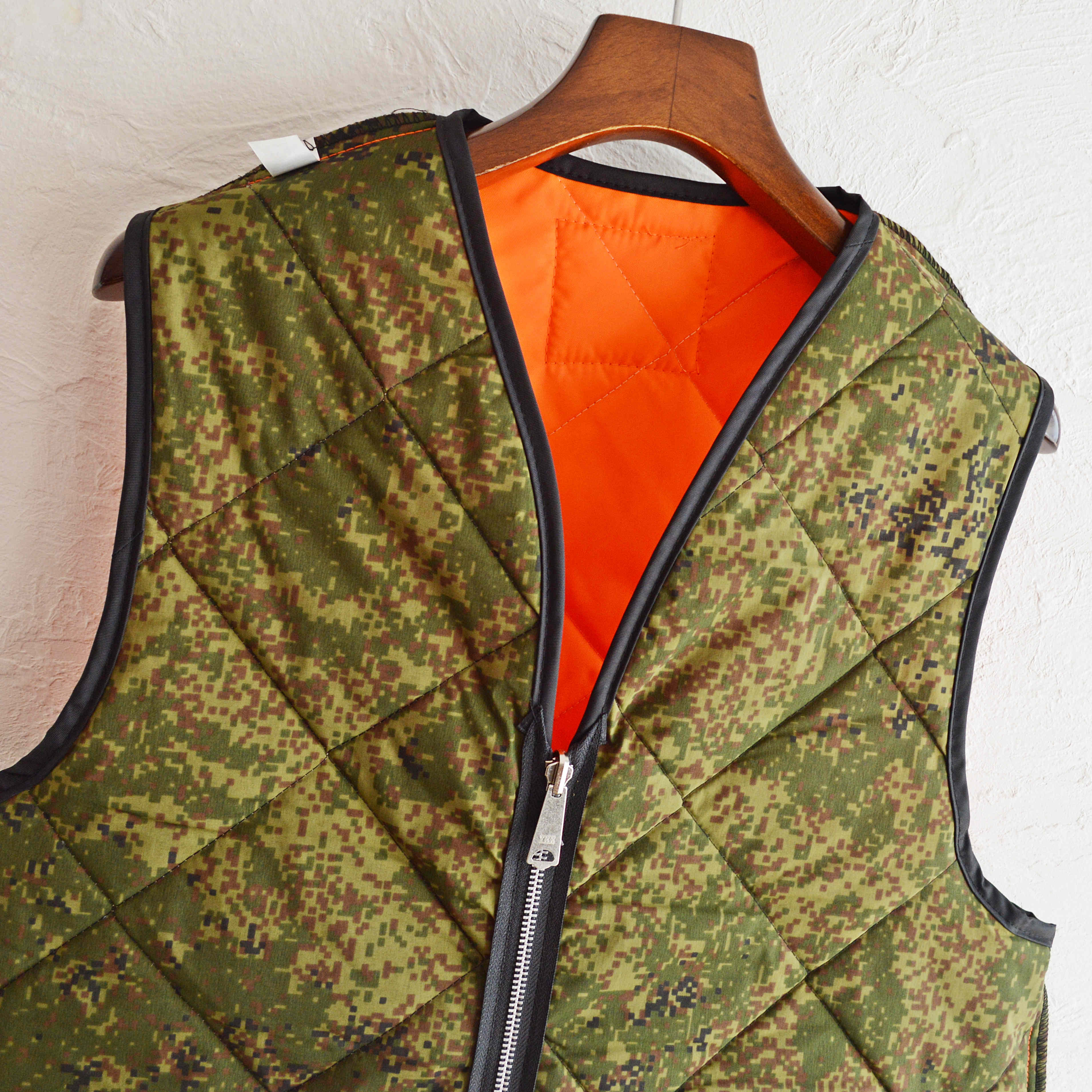 SNAP’ N’ WEAR スナップウェア / Quilted Hunting Vest ナイロンベスト (Blaze Orange Shell with Camouflage Lining)
