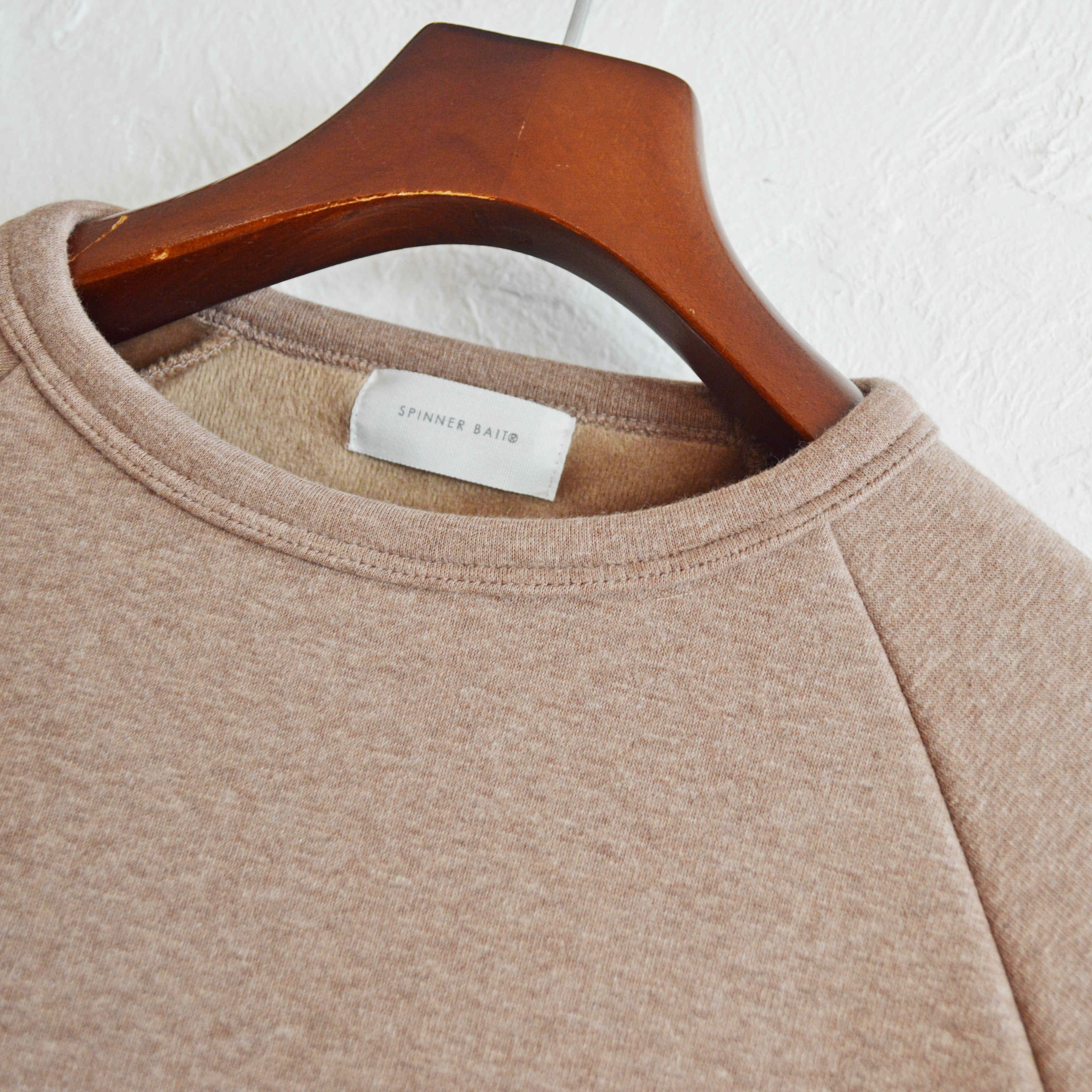 SPINNER BAIT スピナーベイト / BOMBER HEAT RAGLAN CREW ボンバーヒートラグランクルーネック (BEIGE杢 ベージュモク)