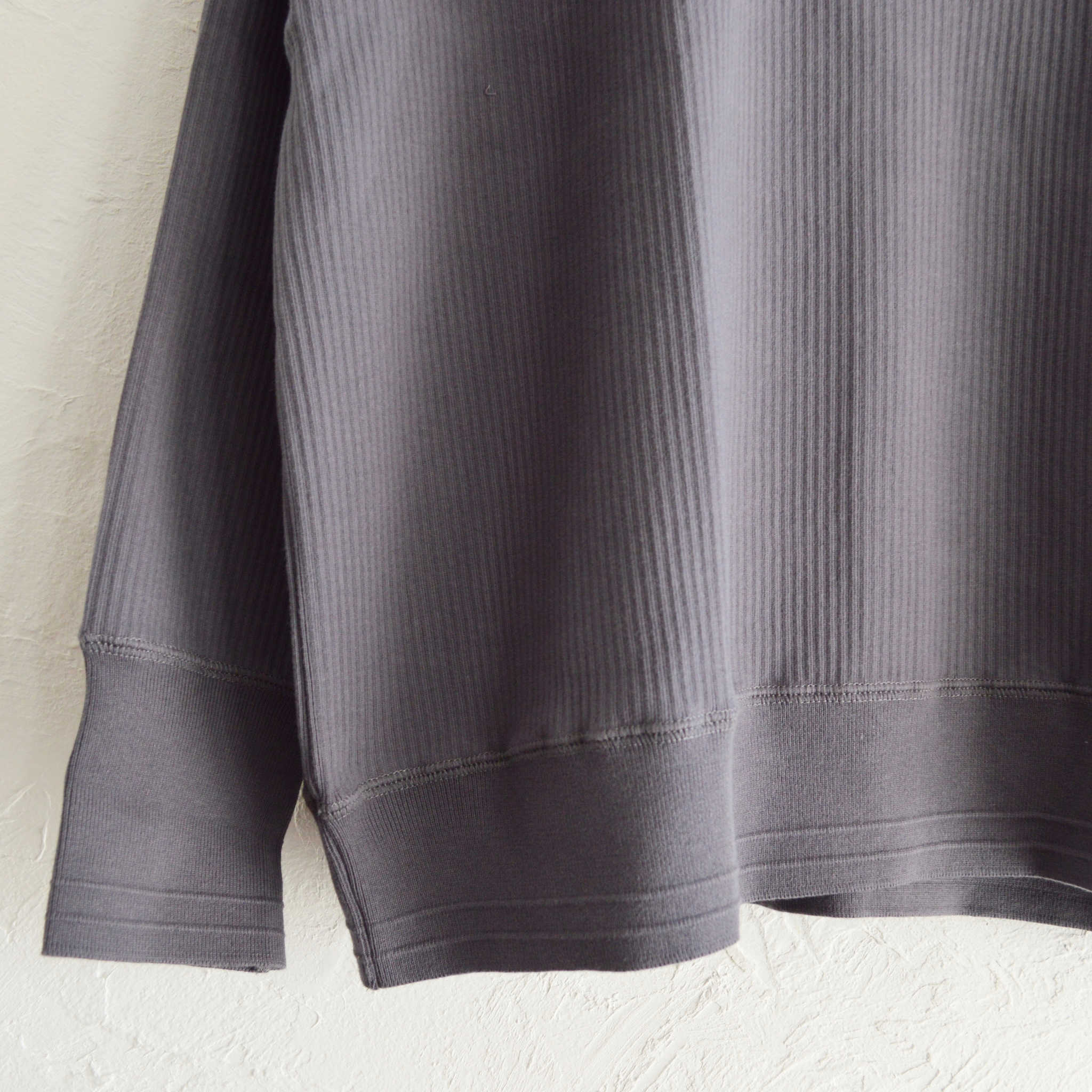 Nasngwam. ナスングワム / SWEDE HENLEY L/S TEE スウェードヘンリーエルエスティー (CHARCOAL チャコール)