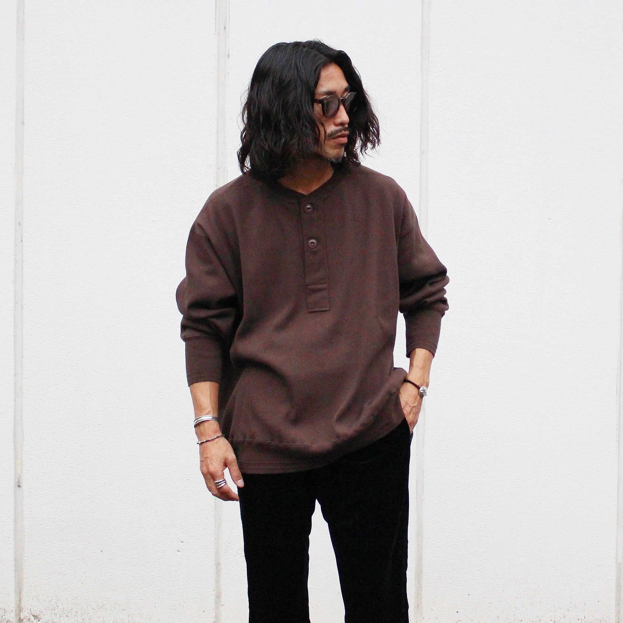 Nasngwam. ナスングワム / SWEDE HENLEY L/S TEE スウェードヘンリーエルエスティー (BROWN ブラウン)