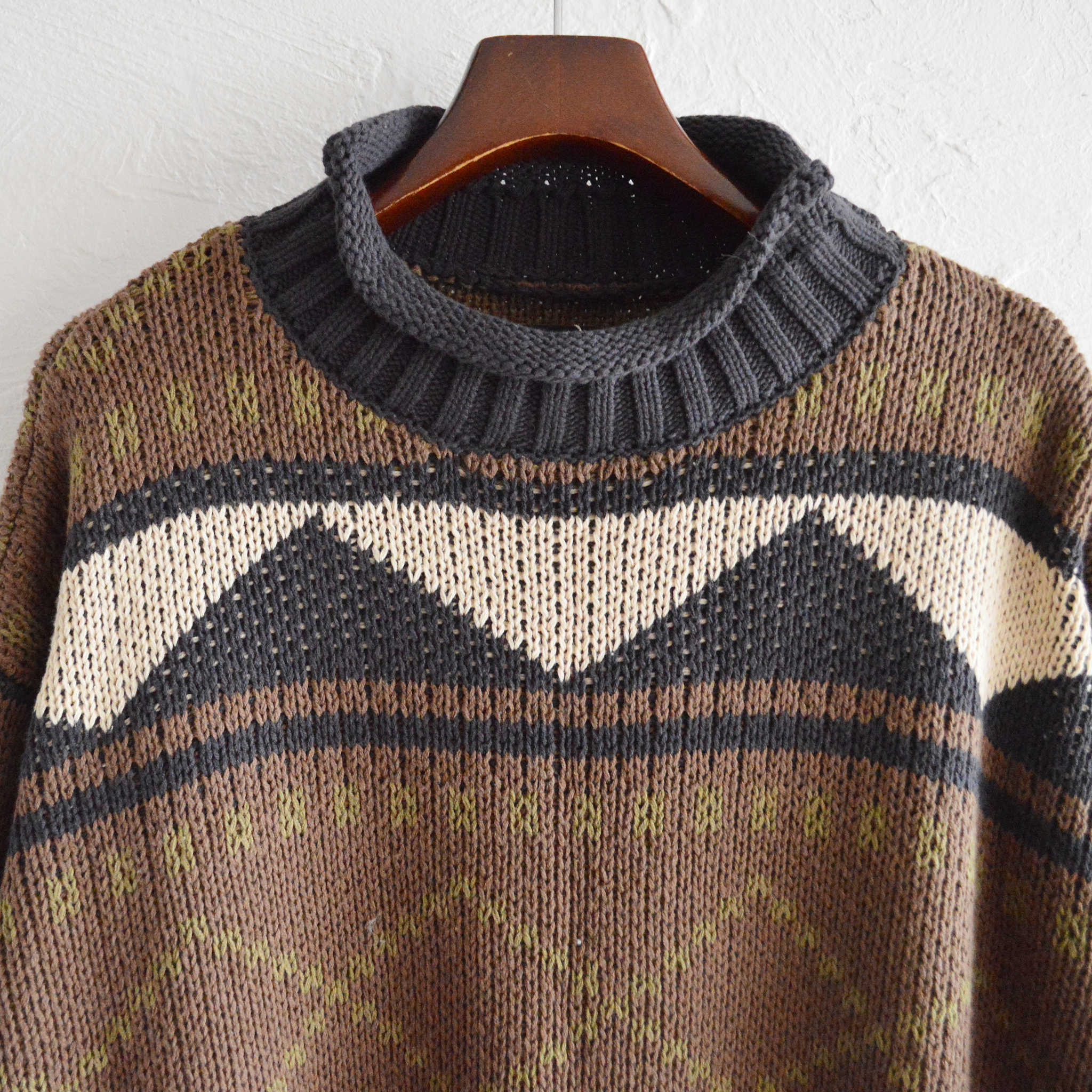 modemdesign モデムデザイン / LOWGAGE RETORO GEOMETRIC PATTERN ROLL NECK KNIT ローゲージロールネックニット (IVORY アイボリー)