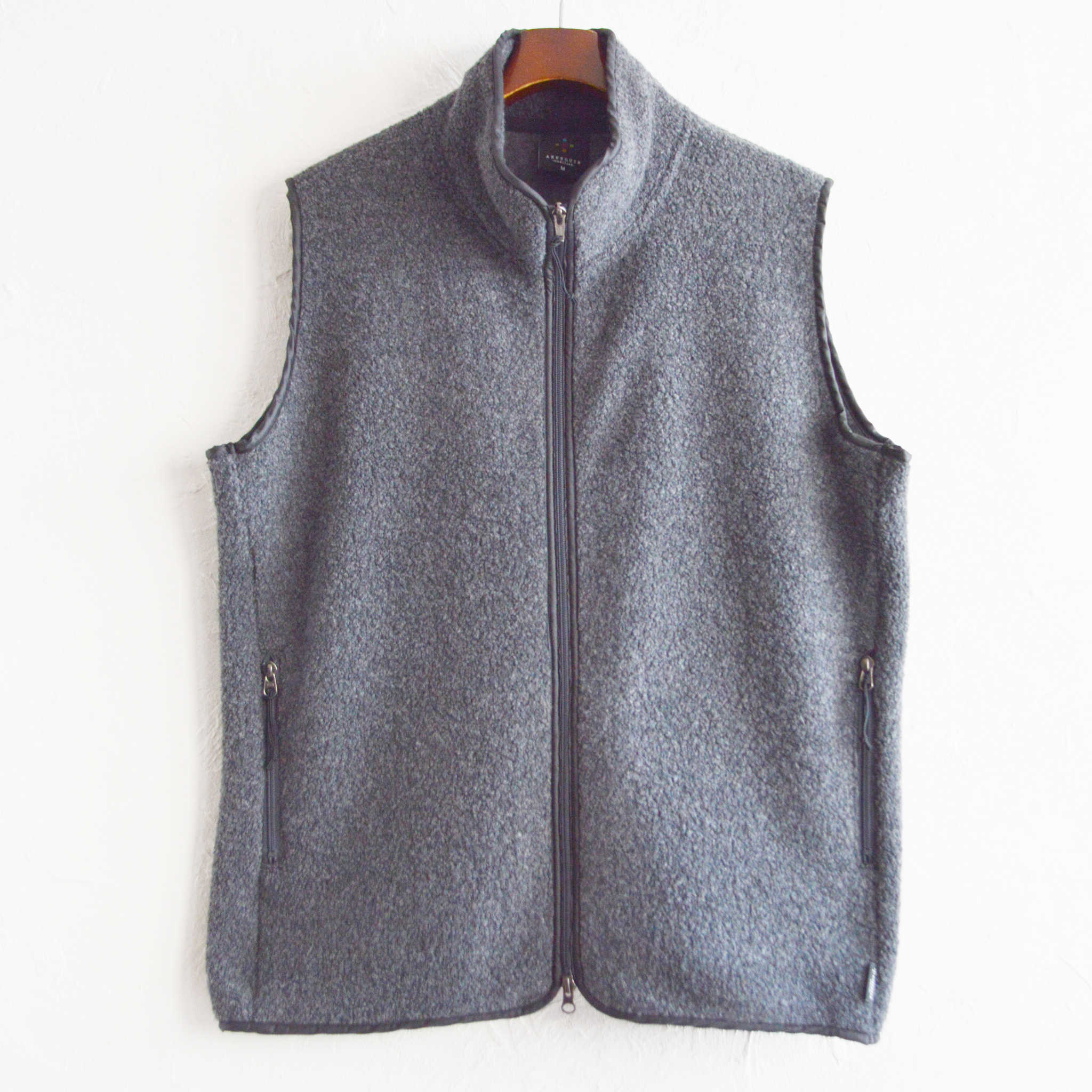 AXESQUIN アクシーズクイン / WOOL BOA VEST ウールボアベスト (CHARCOAL チャコール)