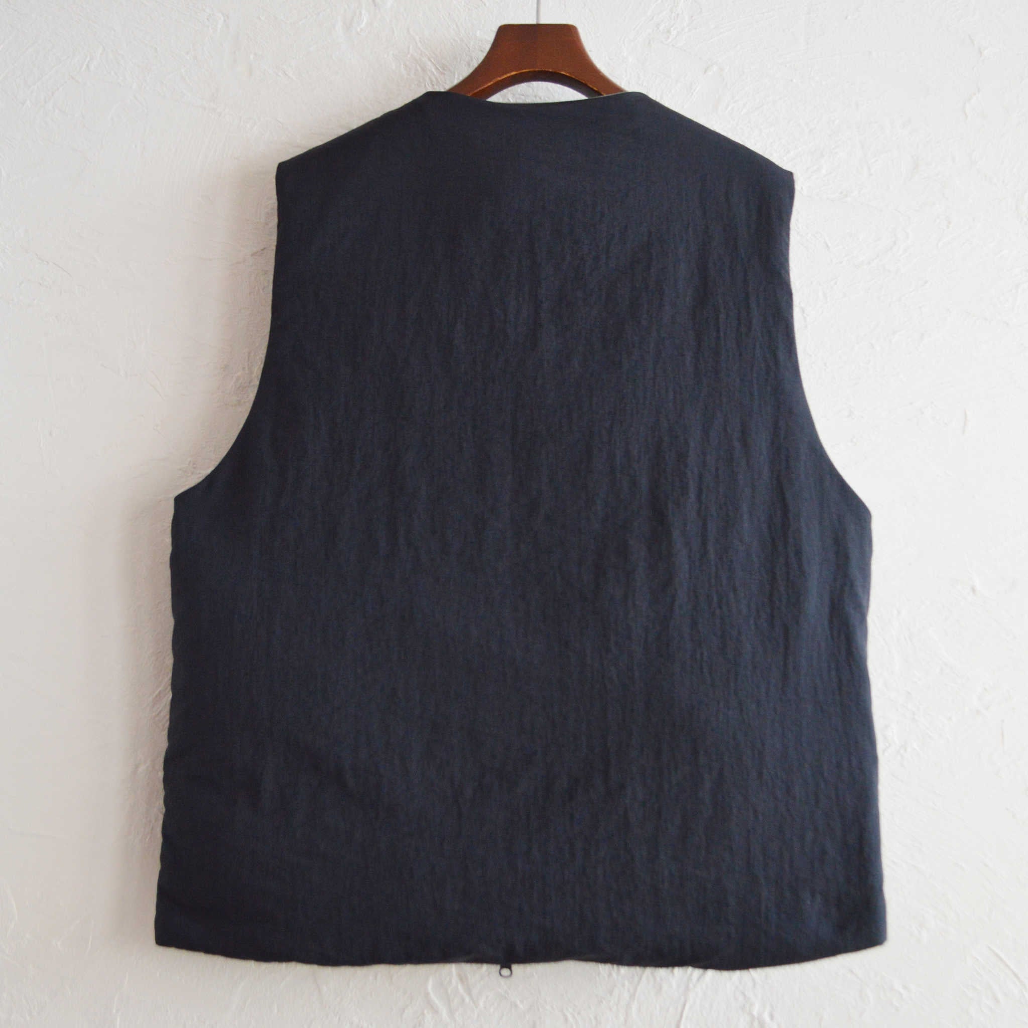 LAMOND ラモンド / LIGHT SHELL REVERSIBLE DOWN VEST ライトシェルリバーシブルダウンベスト (BLACK×SAGE GRAY ブラック）