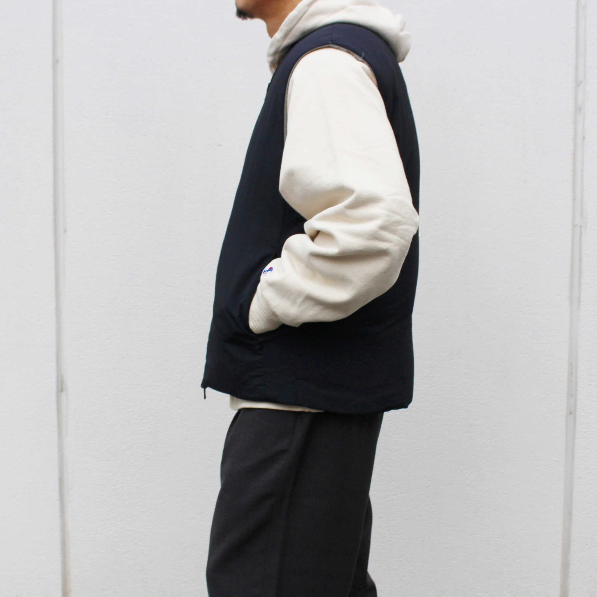 LAMOND ラモンド / LIGHT SHELL REVERSIBLE DOWN VEST ライトシェルリバーシブルダウンベスト (BLACK×SAGE GRAY ブラック）