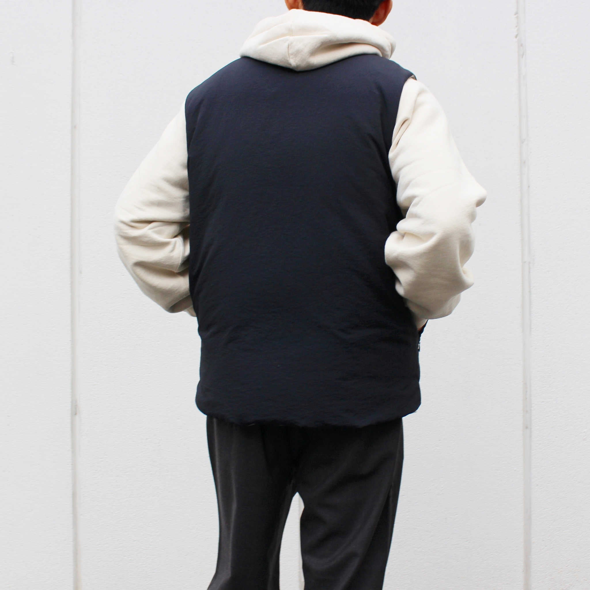 LAMOND ラモンド / LIGHT SHELL REVERSIBLE DOWN VEST ライトシェルリバーシブルダウンベスト (BLACK×SAGE GRAY ブラック）