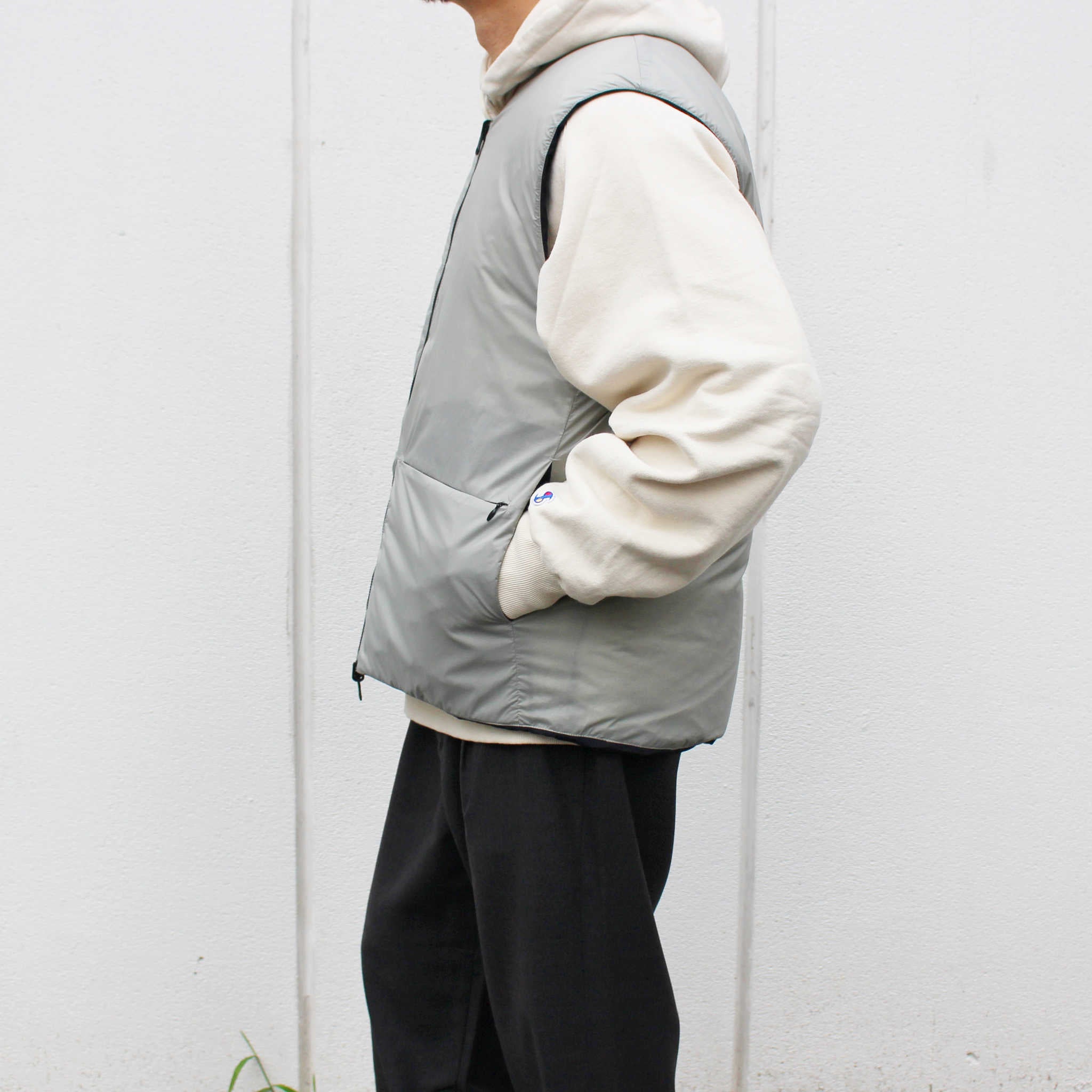 LAMOND ラモンド / LIGHT SHELL REVERSIBLE DOWN VEST ライトシェルリバーシブルダウンベスト (BLACK×SAGE GRAY ブラック）