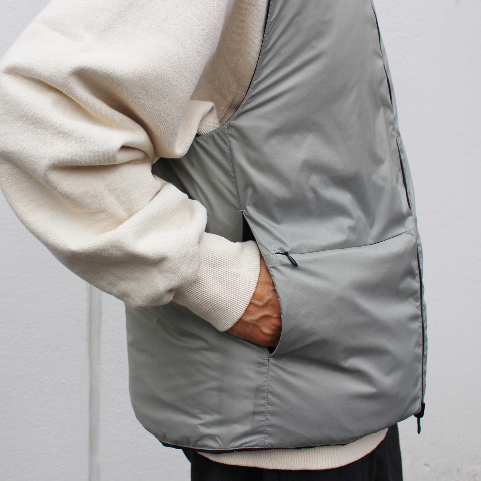 LAMOND ラモンド / LIGHT SHELL REVERSIBLE DOWN VEST ライトシェルリバーシブルダウンベスト (BLACK×SAGE GRAY ブラック）