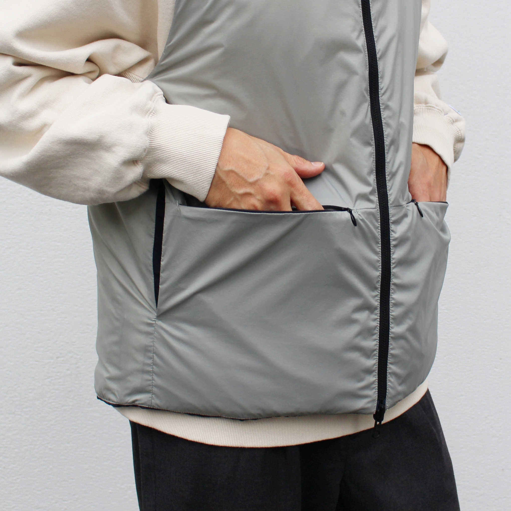 LAMOND ラモンド / LIGHT SHELL REVERSIBLE DOWN VEST ライトシェルリバーシブルダウンベスト (BLACK×SAGE GRAY ブラック）