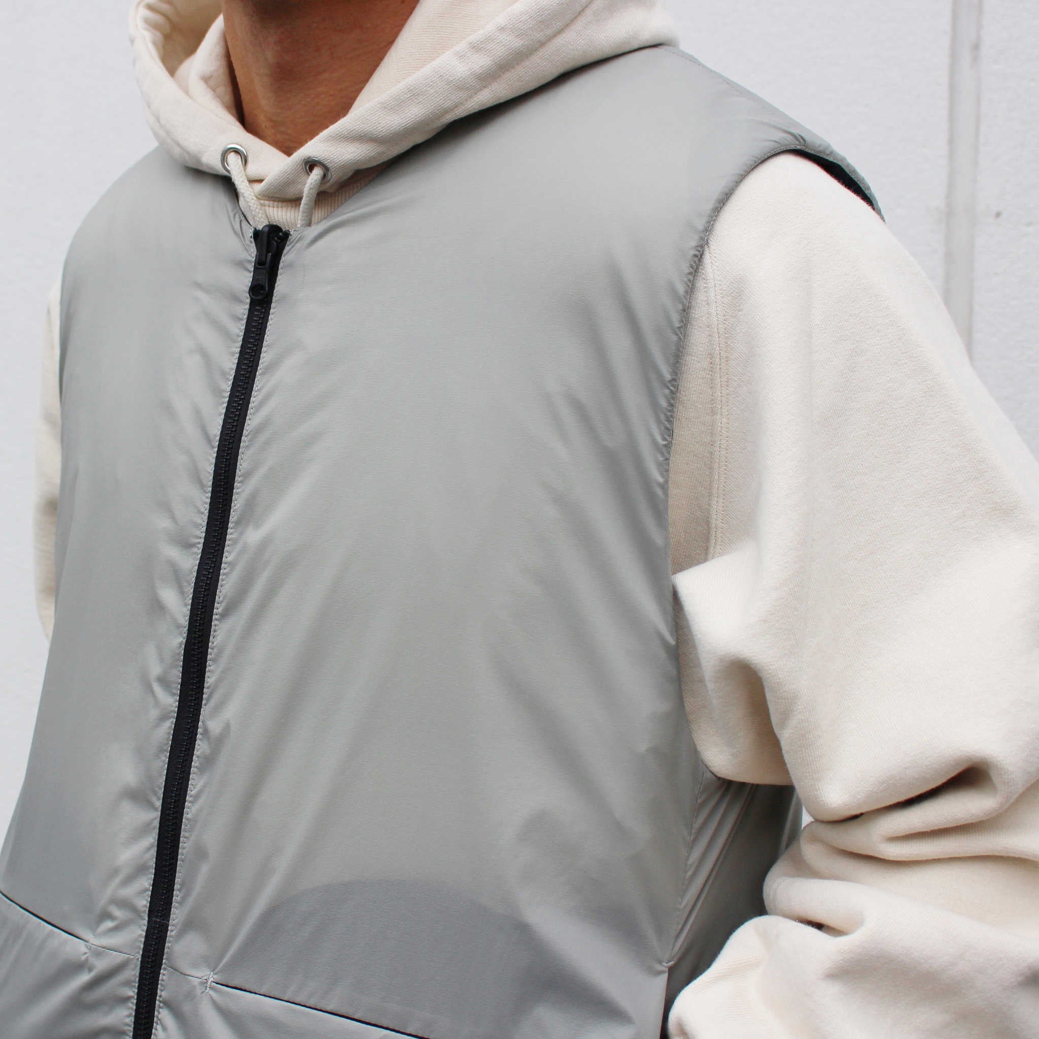 LAMOND ラモンド / LIGHT SHELL REVERSIBLE DOWN VEST ライトシェルリバーシブルダウンベスト (BLACK×SAGE GRAY ブラック）