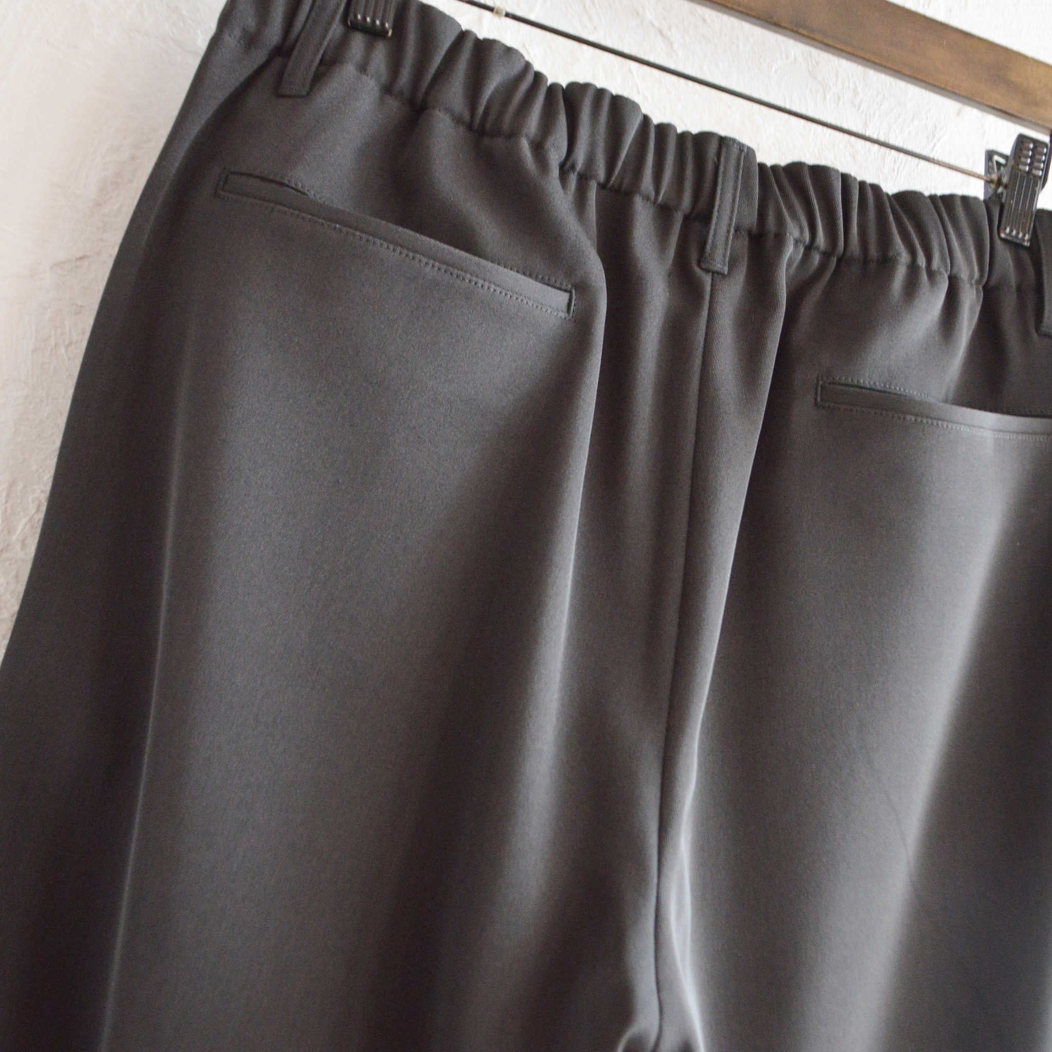 LAMOND ラモンド / TWILL TWIST PANTS ツイルツイストパンツ (FADE BLACK フェードブラック)