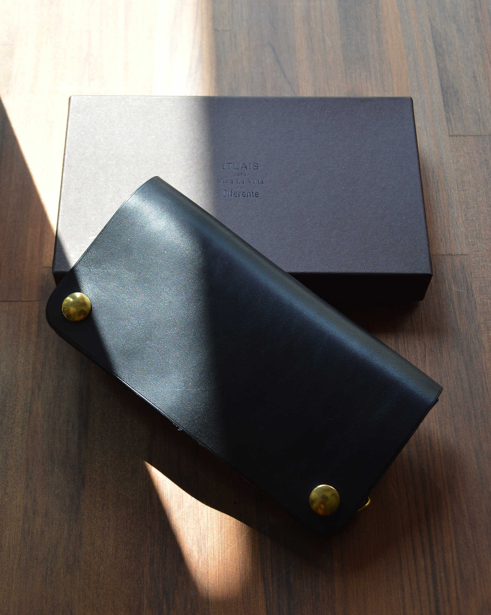 ITUAIS イトゥアイス / CAVARO TRUCKER WALLET カバーロトラッカーウォレット (MARYAM HORSE BUTT マリヤムホースバット BLACK ブラック)