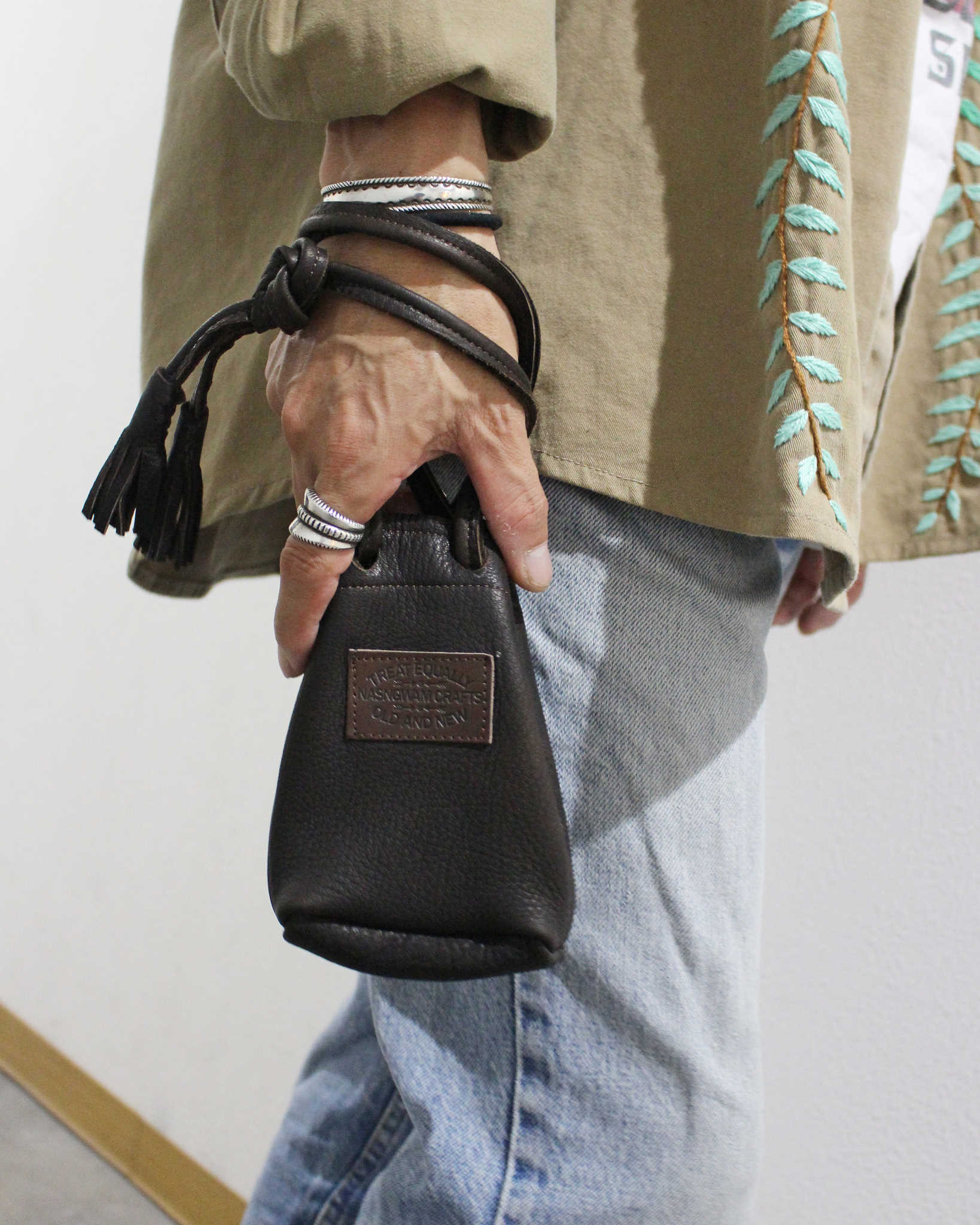 Nasngwam.×EARLYMORNING ナスングワム アーリーモーニング / DEERSKIN BEER BAG ディアスキンビールバッグ (CHOCOLATE チョコレート)
