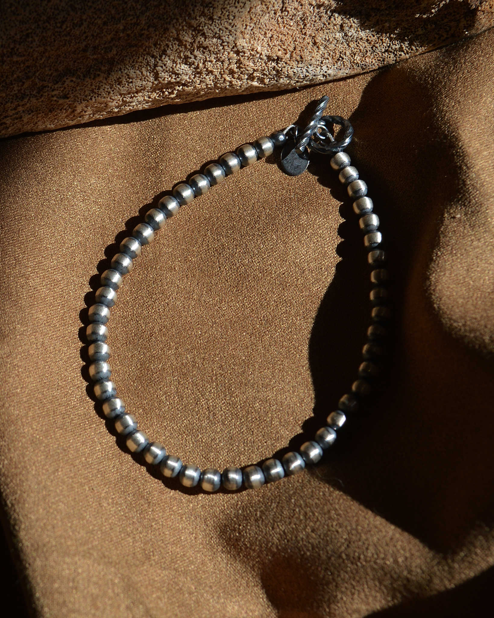 Indian jewelry インディアンジュエリー / Navajo Pearl Bracelet ナバホパールブレスレット 4ｍｍ (TERESA BELONE テレサベローネ)