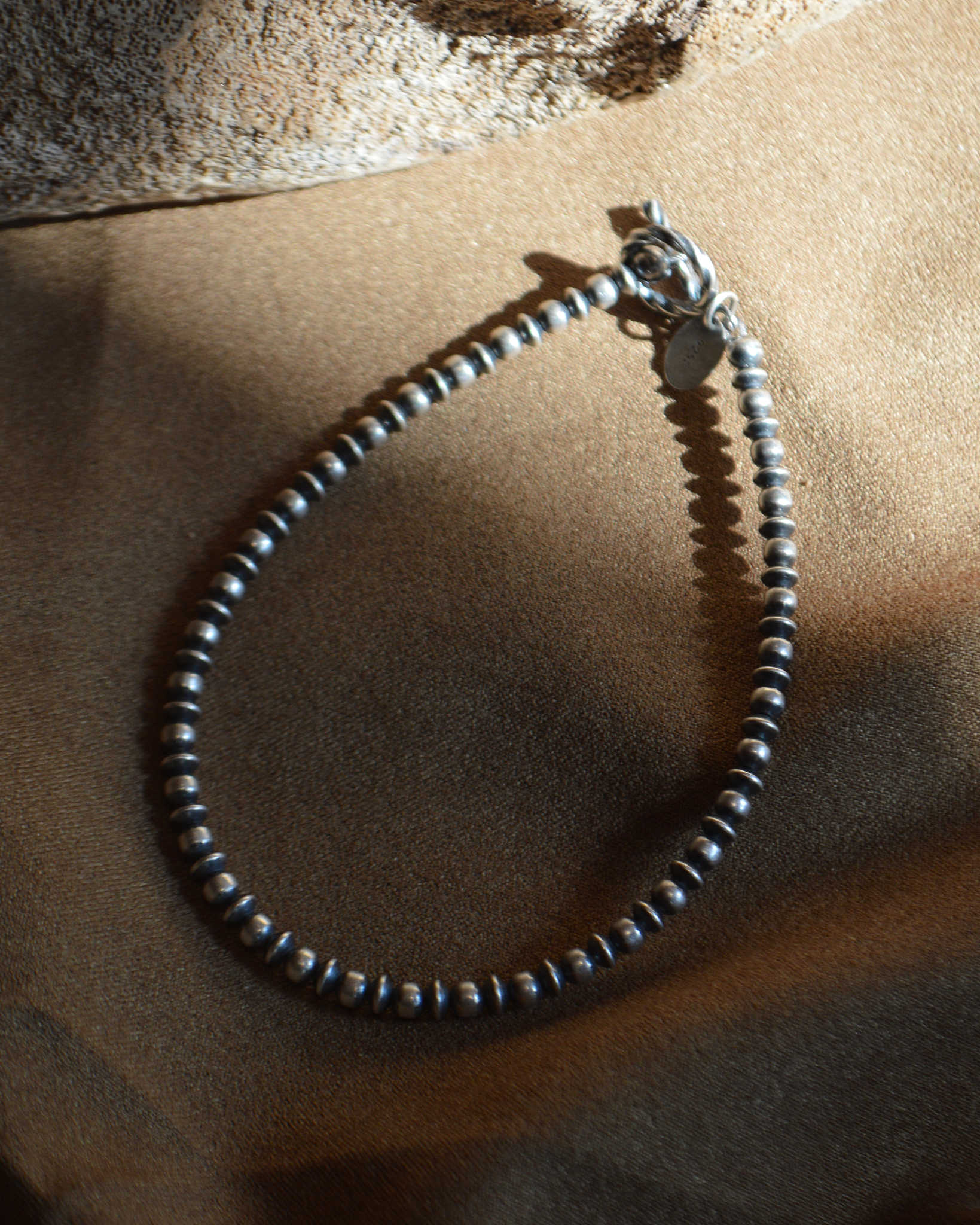 Indian jewelry インディアンジュエリー / Navajo Pearl Bracelet ナバホパールブレスレット 3mm丸玉×ソロバンMIX (TERESA BELONE テレサベローネ)