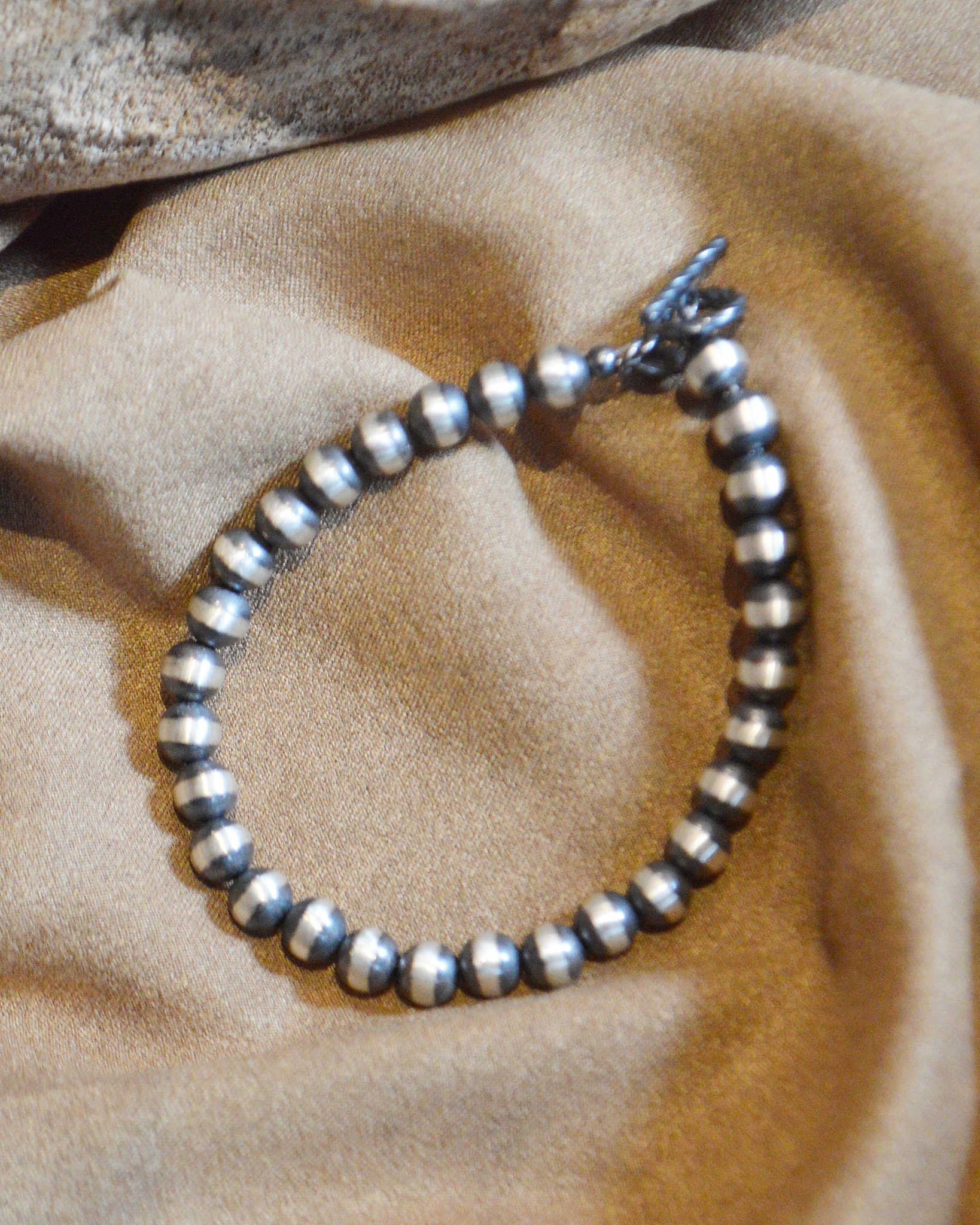 Indian jewelry インディアンジュエリー / Navajo Pearl Bracelet ナバホパールブレスレット 6ｍｍ (TERESA BELONE テレサベローネ)