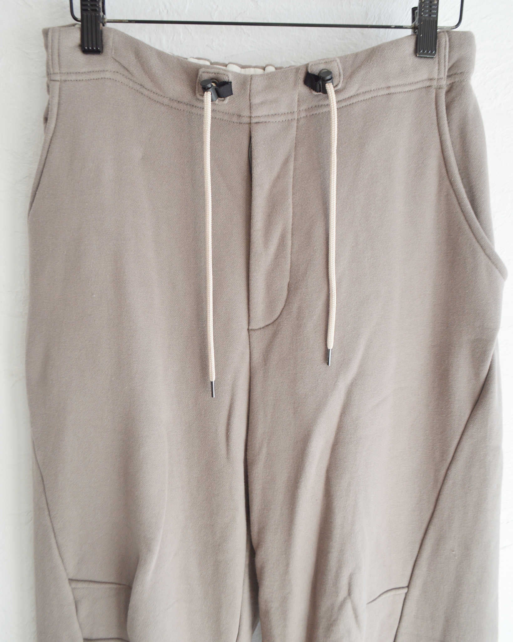 Nasngwam. ナスングワム / DRAPING SWEAT PANTS ドレーピングスウェットパンツ (Lt.OLIVE ライトオリーブ)