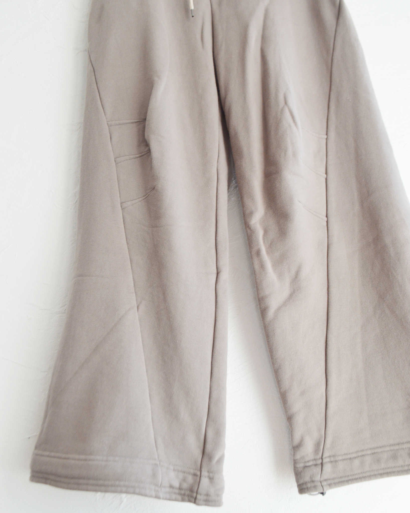 Nasngwam. ナスングワム / DRAPING SWEAT PANTS ドレーピングスウェットパンツ (Lt.OLIVE ライトオリーブ)