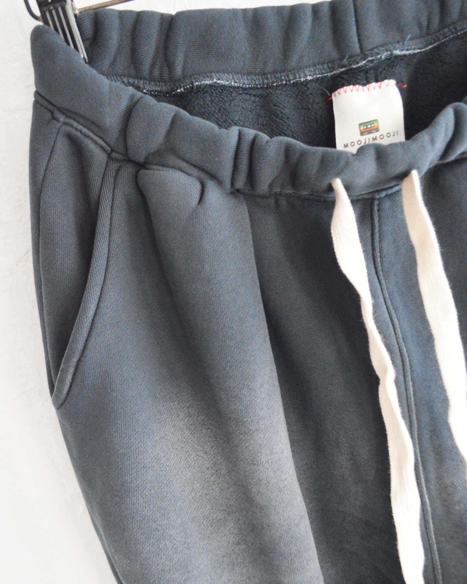 MOOJIMOOJI ムージームージ / MOOJI SWEAT PANTS ムージースウェットパンツ (AGED BLACK エイジドブラック)