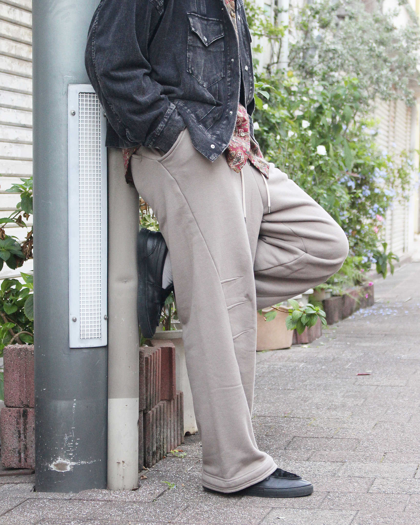 Nasngwam. ナスングワム / DRAPING SWEAT PANTS ドレーピングスウェットパンツ (Lt.OLIVE ライトオリーブ)