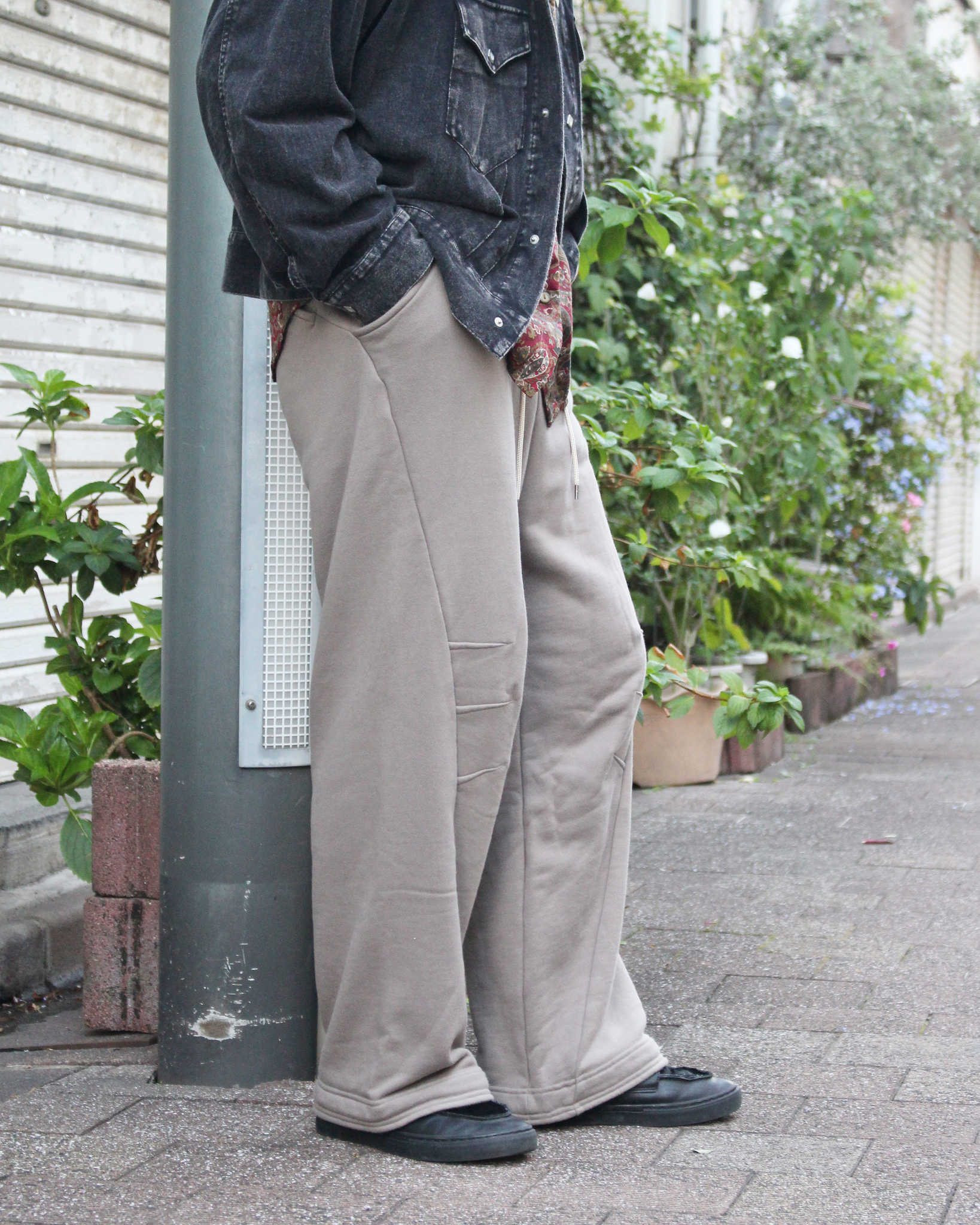 Nasngwam. ナスングワム / DRAPING SWEAT PANTS ドレーピングスウェットパンツ (Lt.OLIVE ライトオリーブ)